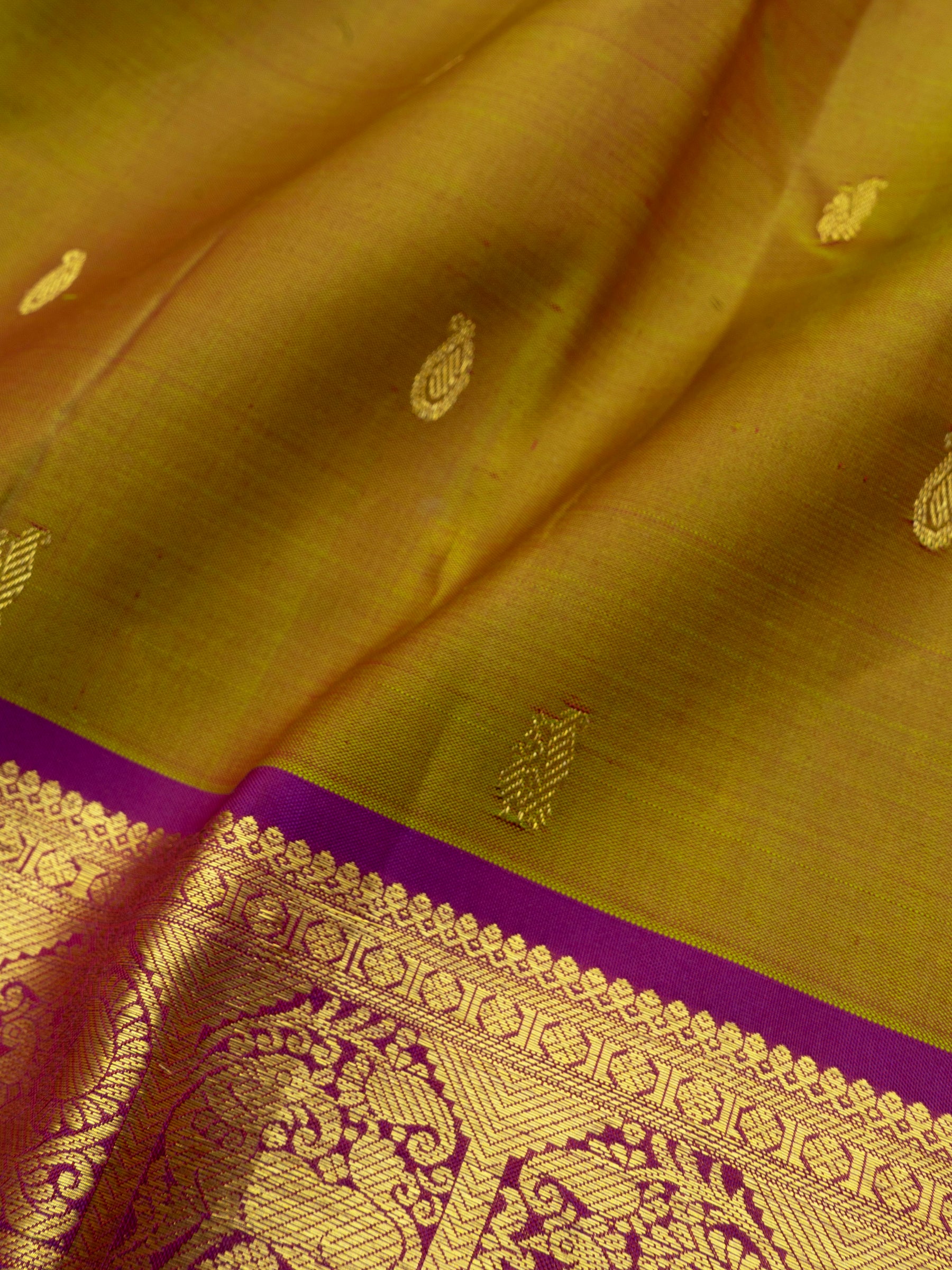 Mehandi green and deep pink / Arani Silk Saree CLSA9039