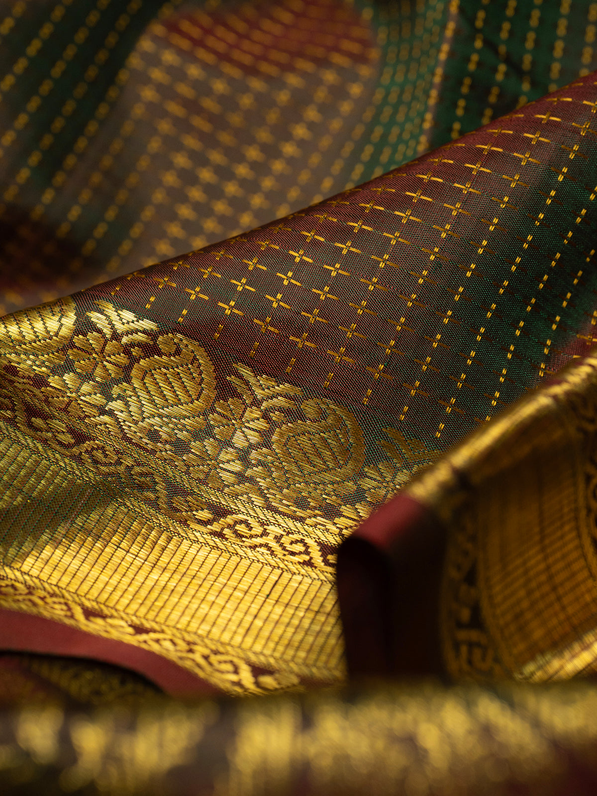 Plus Butta 2g Zari Kanjipuram Silk Saree CLSA9128