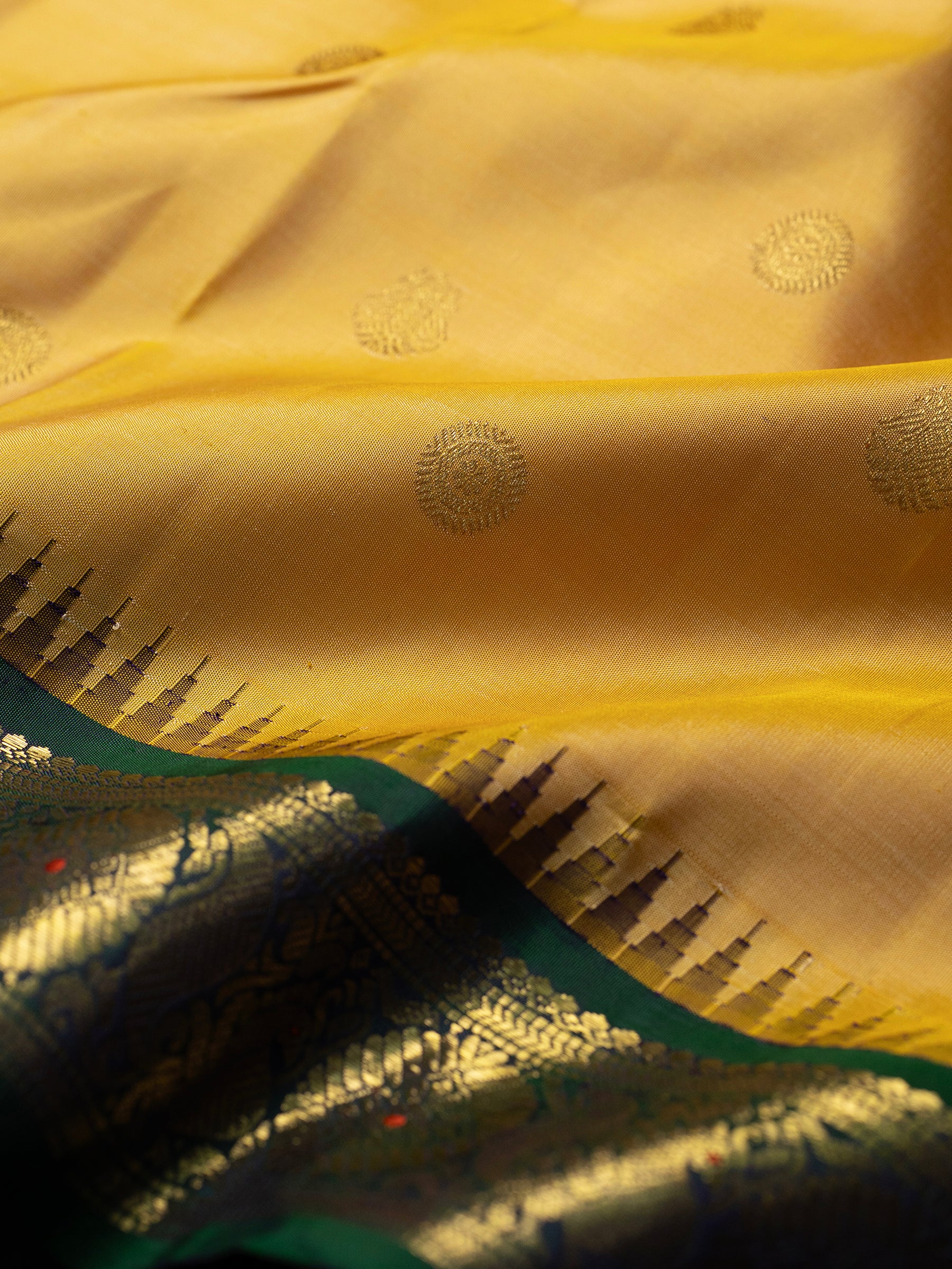 Golden yellow with Korvai / Kanjipuram Silk Saree CLSA9278