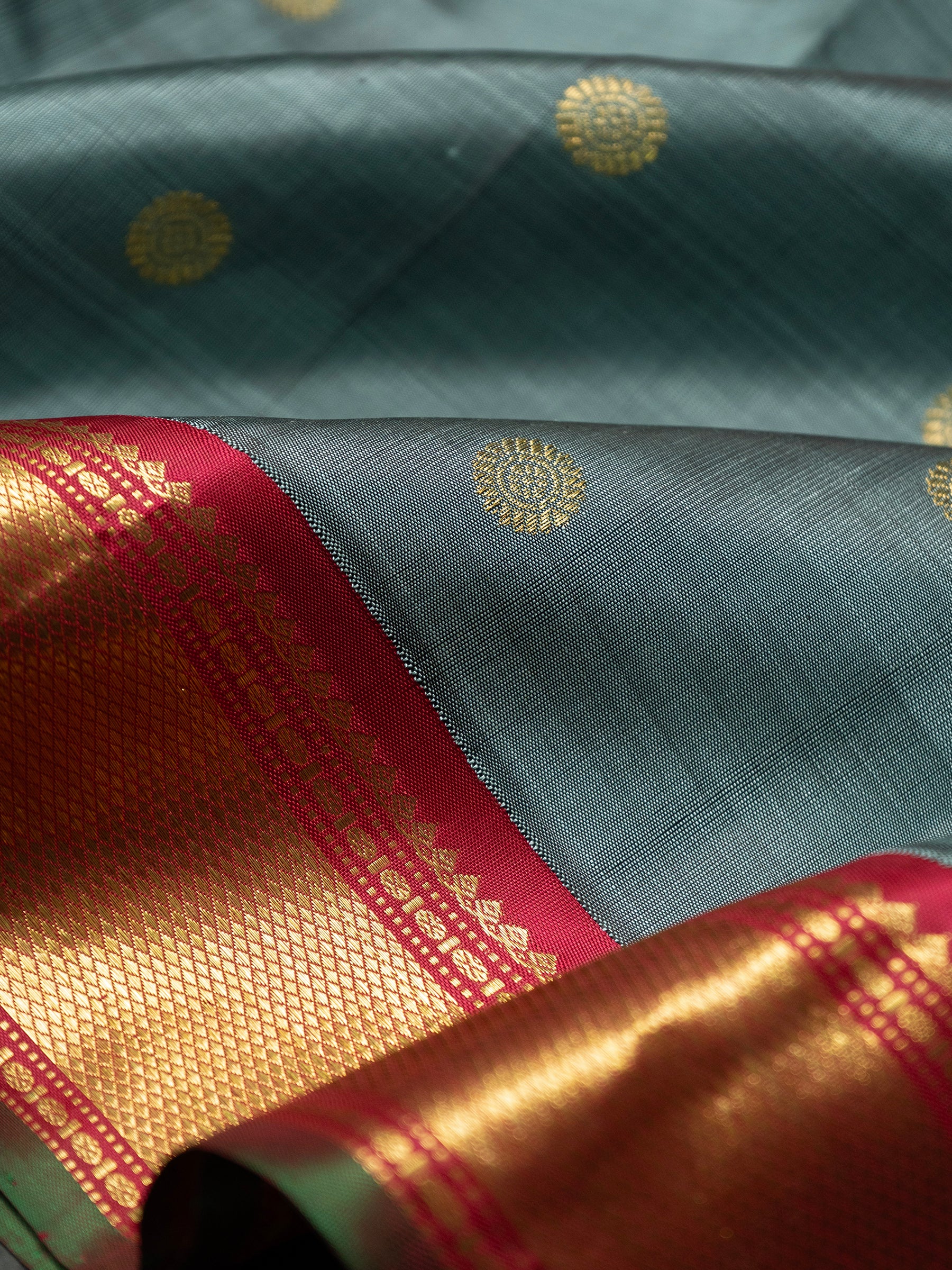 Unique double palla Kanjipuram Saree CLSA9474
