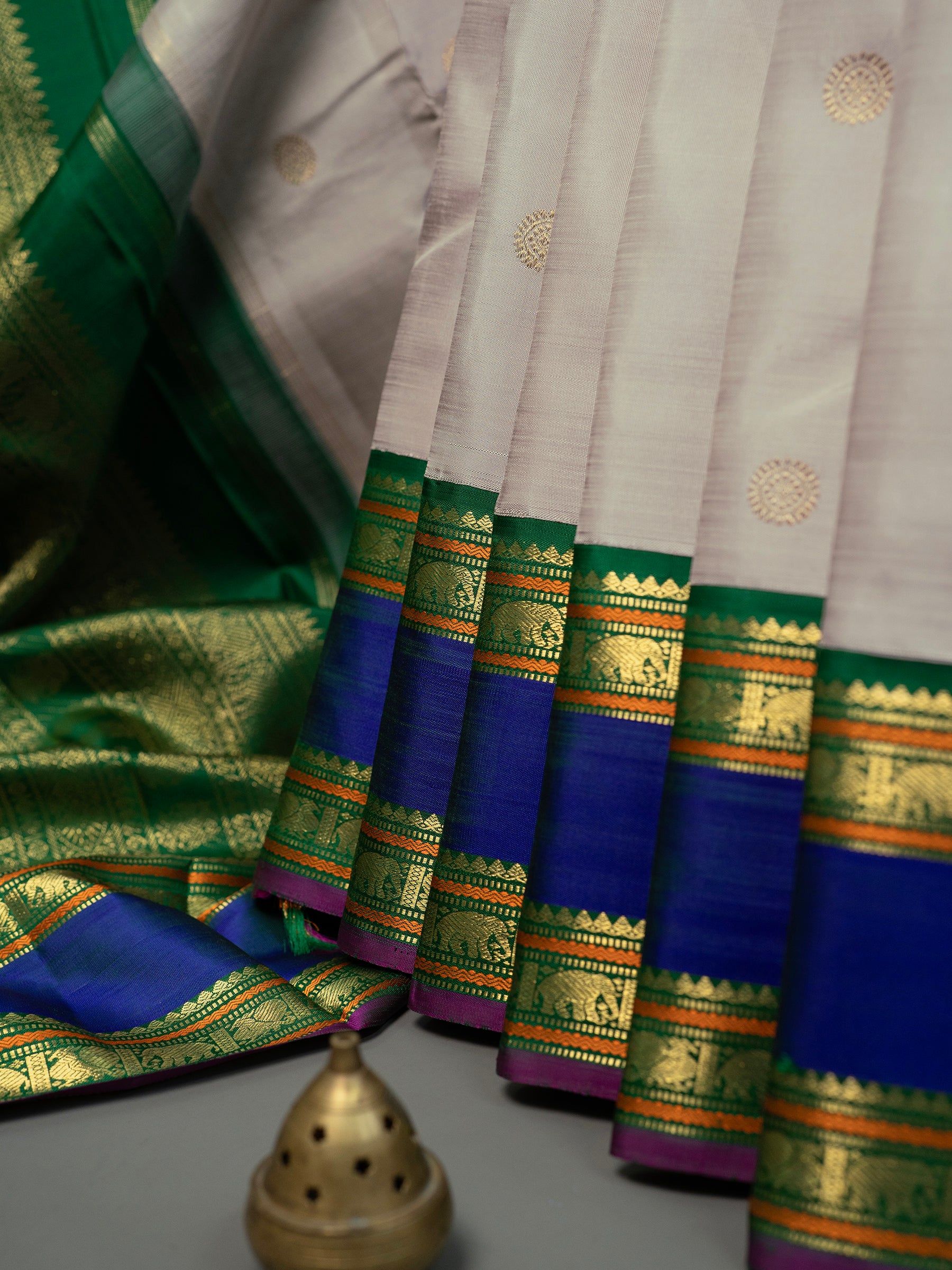Beige retta pet Korvai Kanjipuram Silk Saree CLSA9483