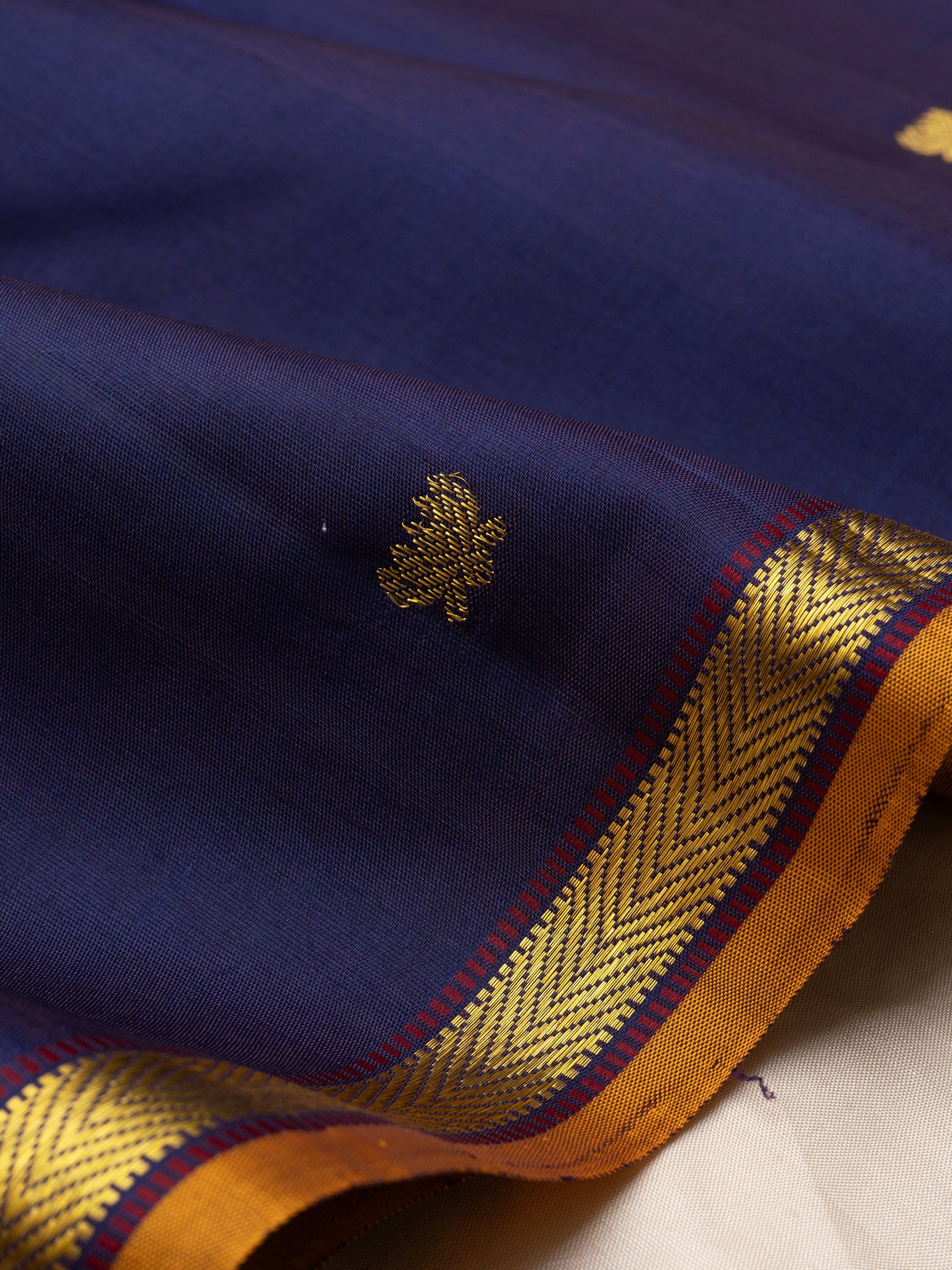 Deep blue unique gopuram pallu/ Arani Silk CLSA9940
