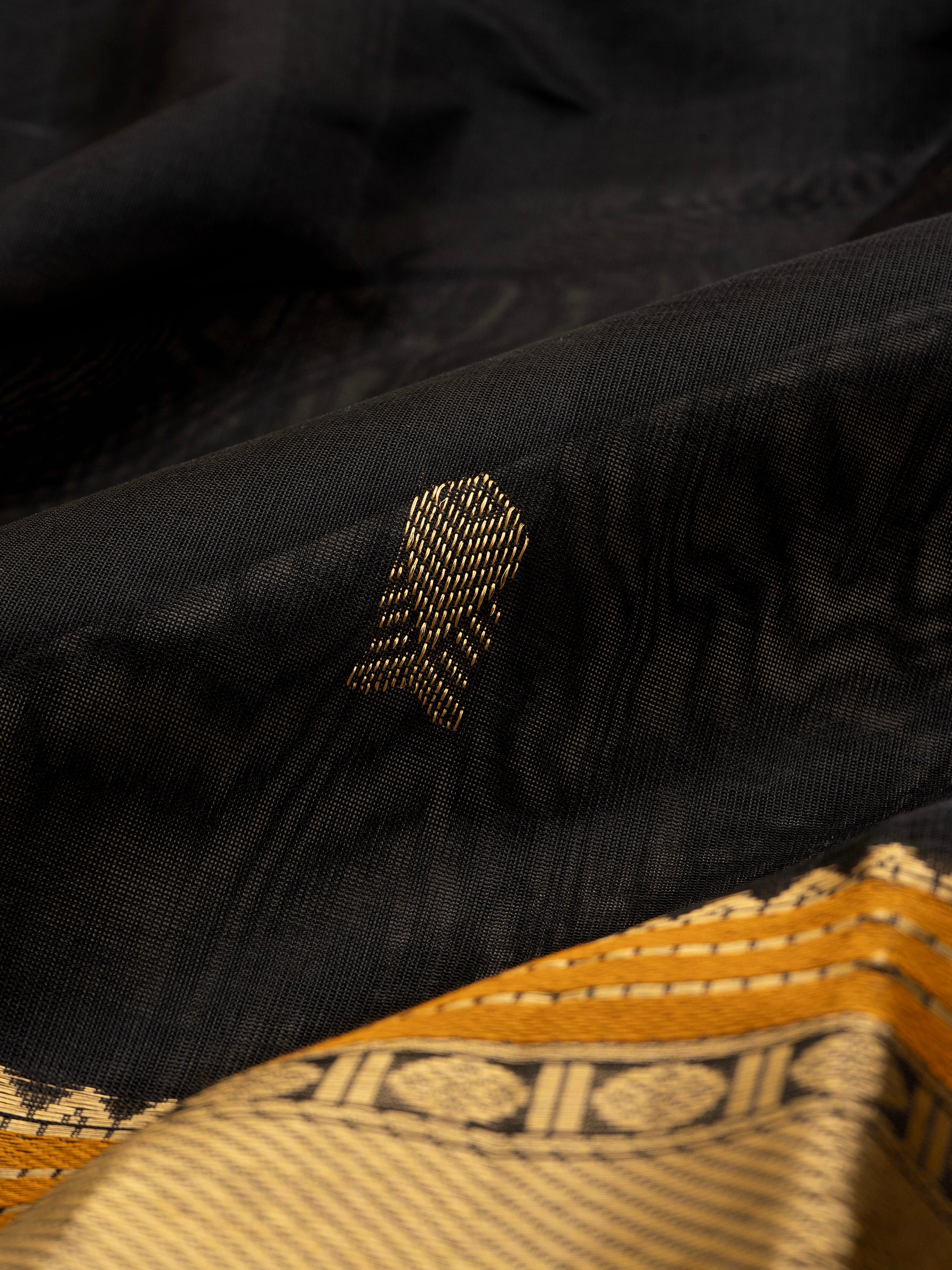 Black fish pet / Silk Cotton Saree CLSA7249