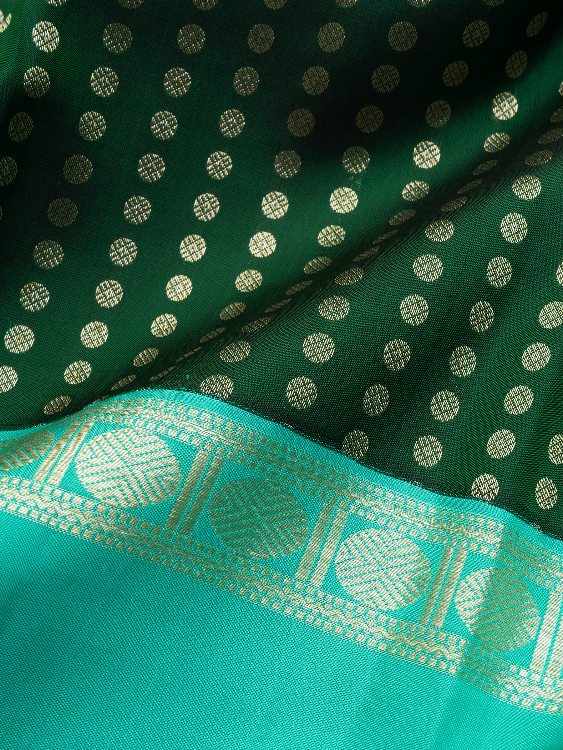 Green Lakshambutta / Arani Silk Saree CLSA9101