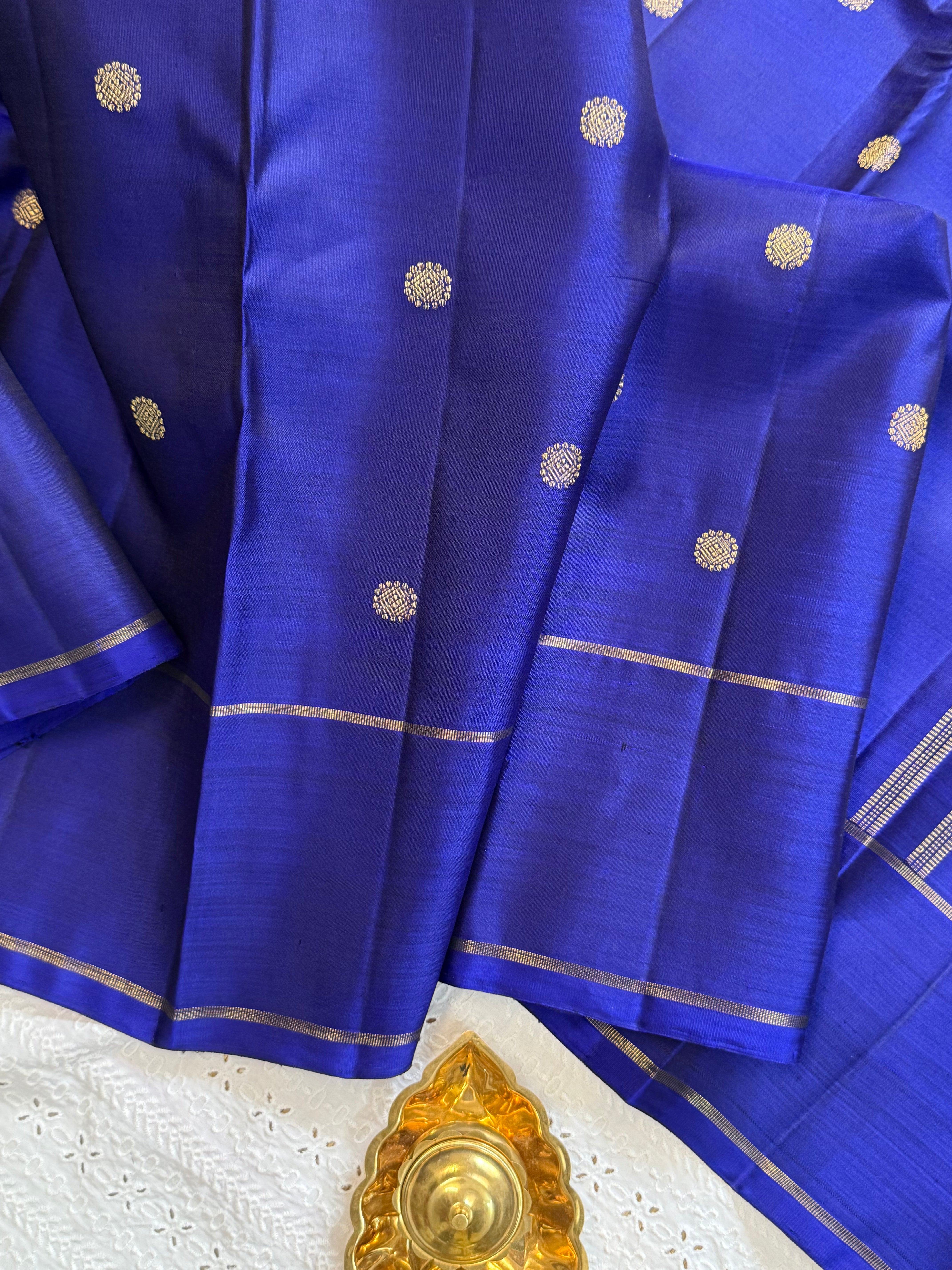 Ms blue kamalam butta/ Kanjipuram silk