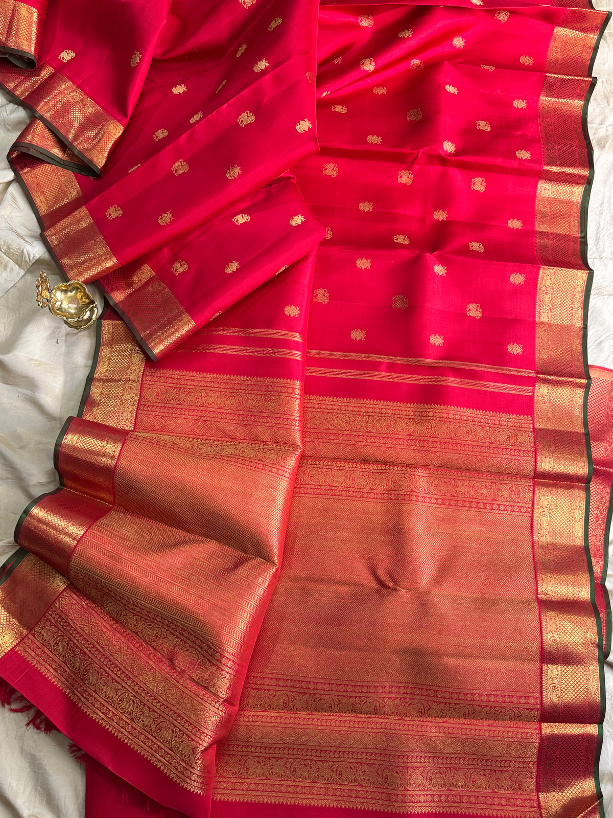 Red body with pure zari/kanjipuram silk saree clsa 12525