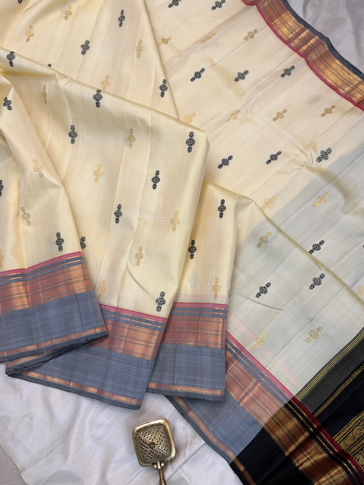 Aarani pure silk saree/clsa12779