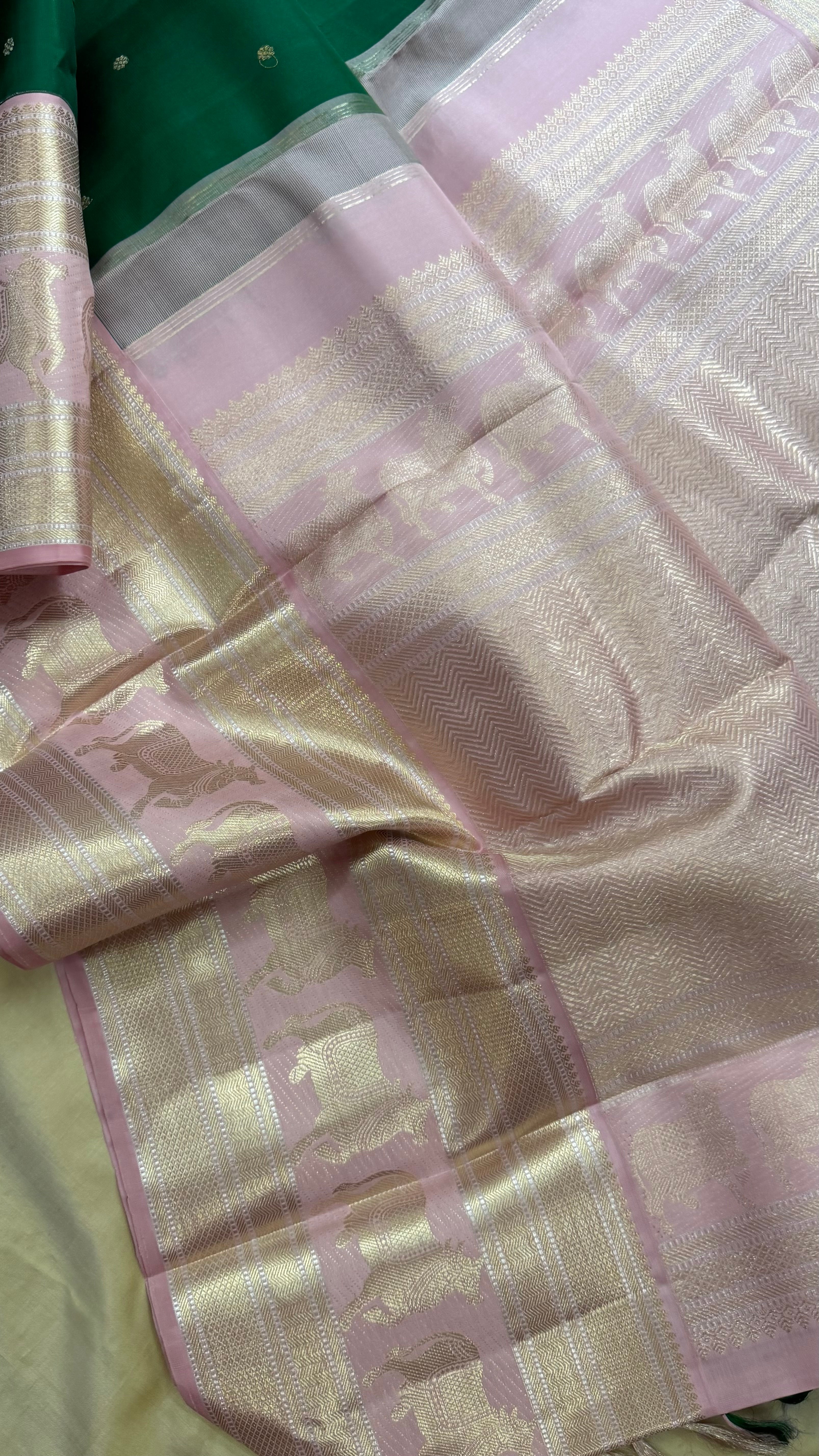 Amoha : Green with pink Korvai Kanjipuram silk 9090CL