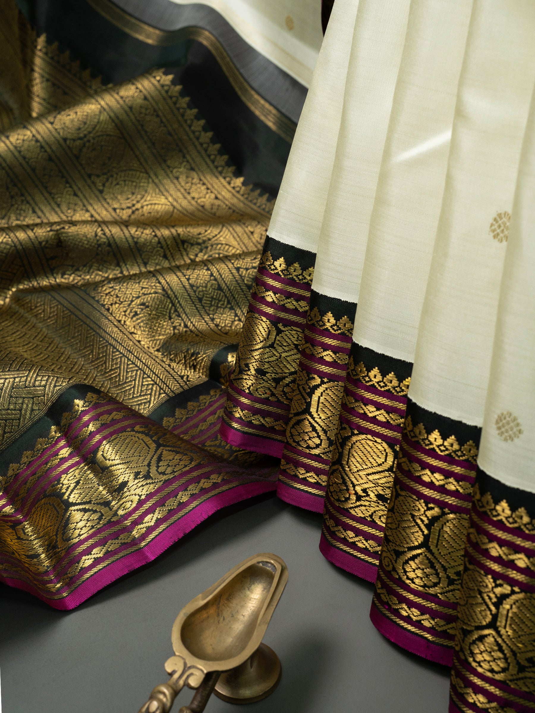 Off white adai Kai Korvai Kanjipuram Silk Saree CLSA10020