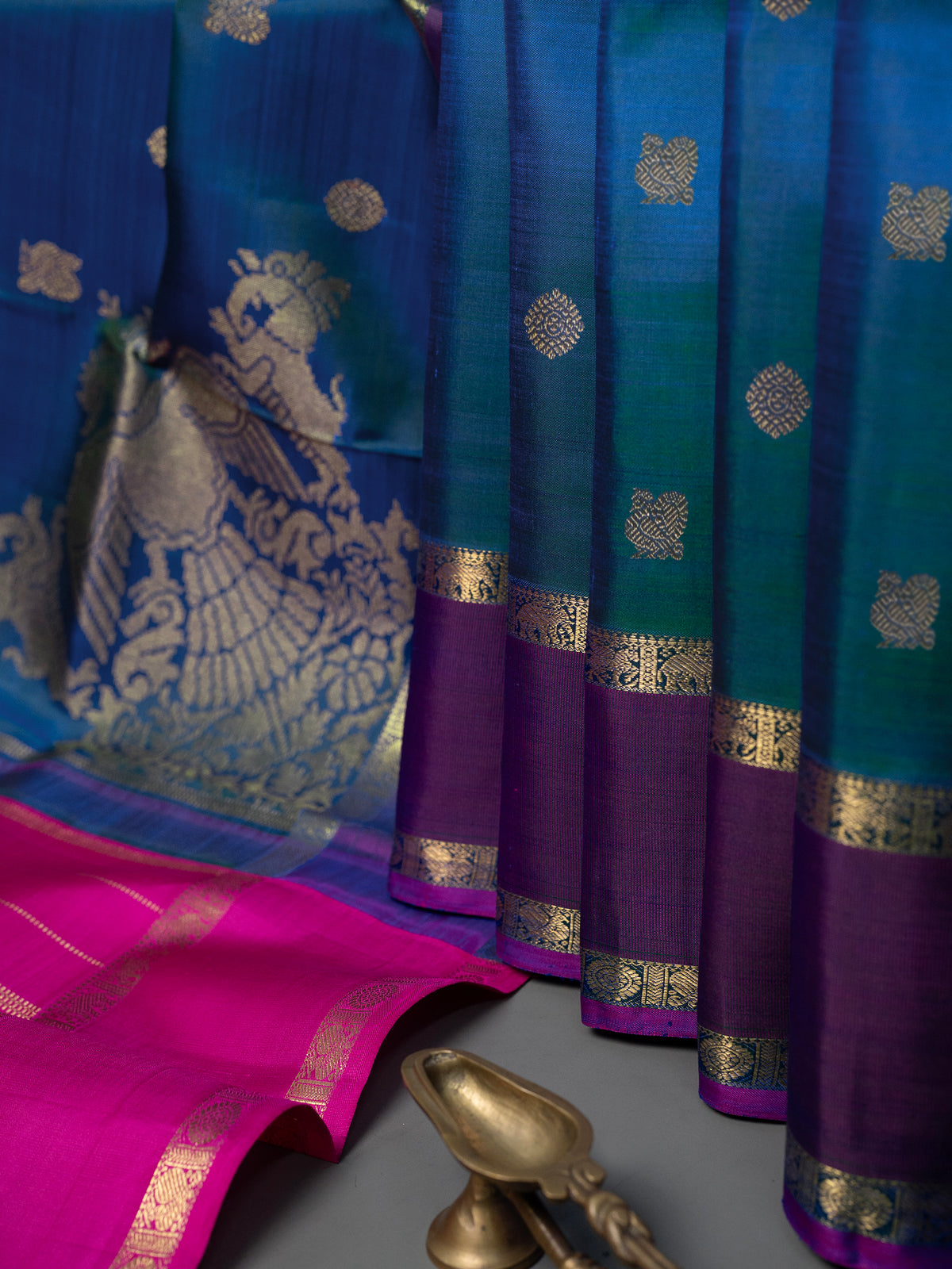 Mayilkazhuthu unique pallu corner butta / Kanjipuram Silk Saree CLSA9992