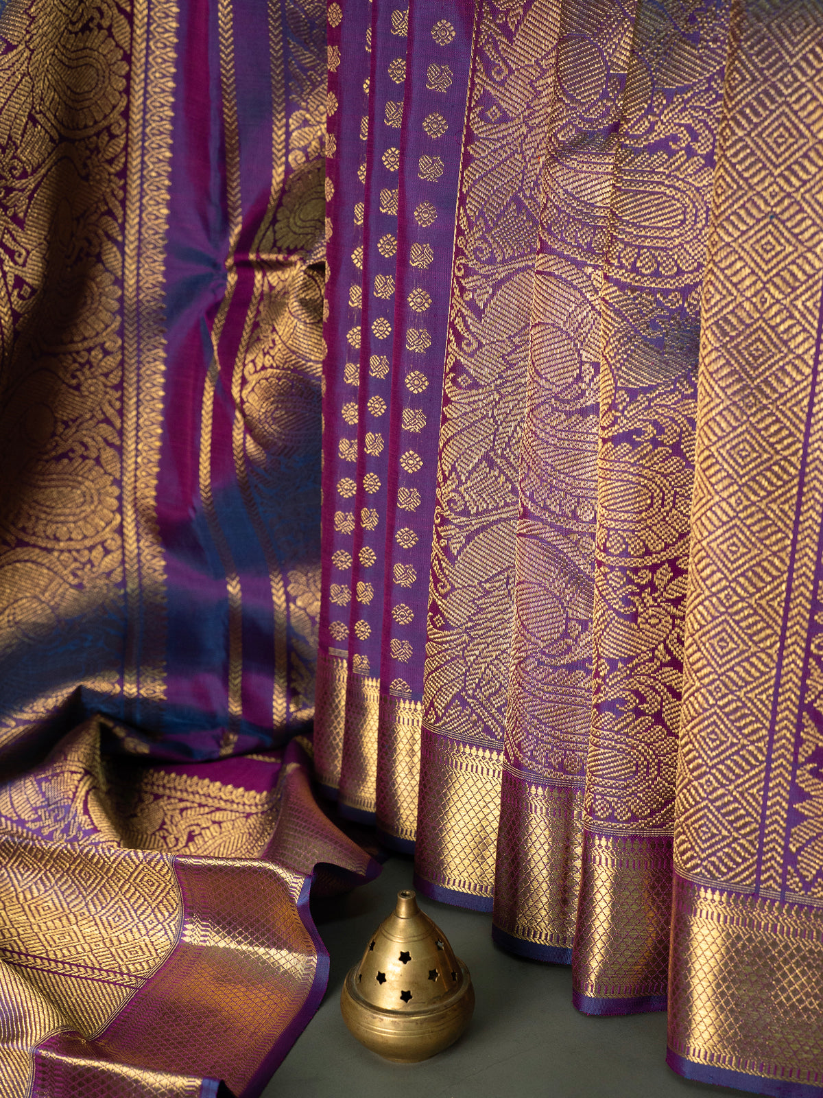 Deep purple long pallu annam and chakram butta / Kanjipuram Silk Saree CLSA6839