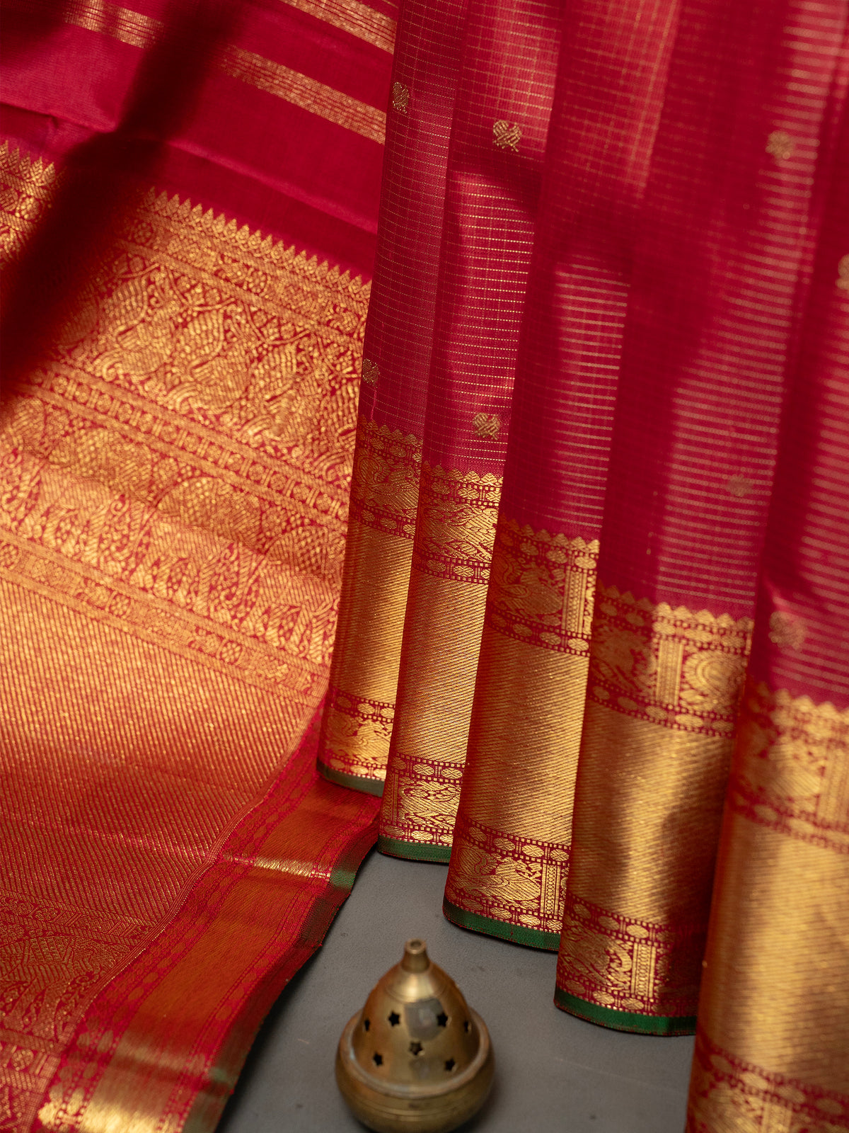 Red Zari checks and butta/Kanjipuram Silk Saree CLSA9185