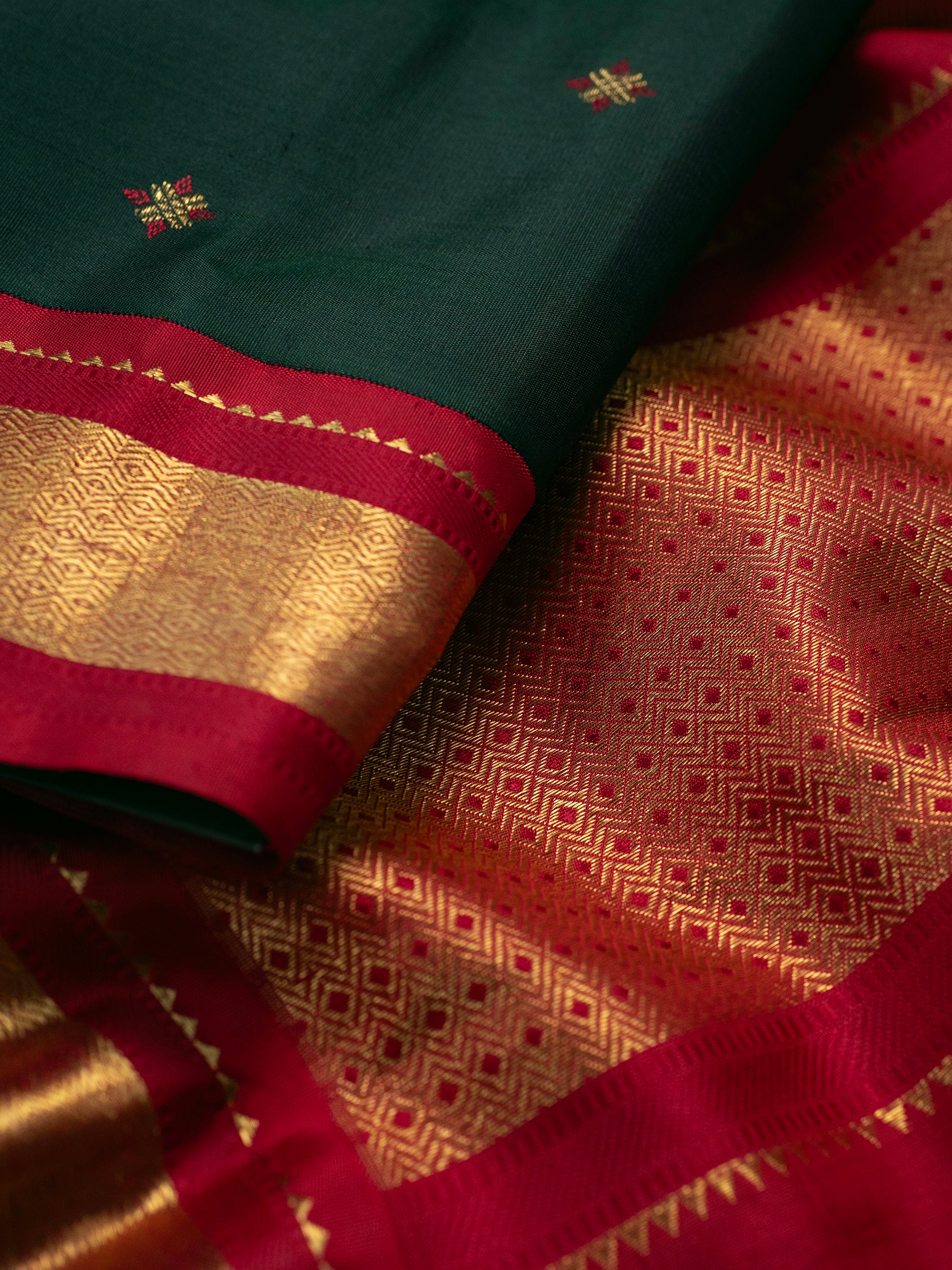 Dark green Meena Butta Korvai Kanjipuram Silk Saree CLSA9986