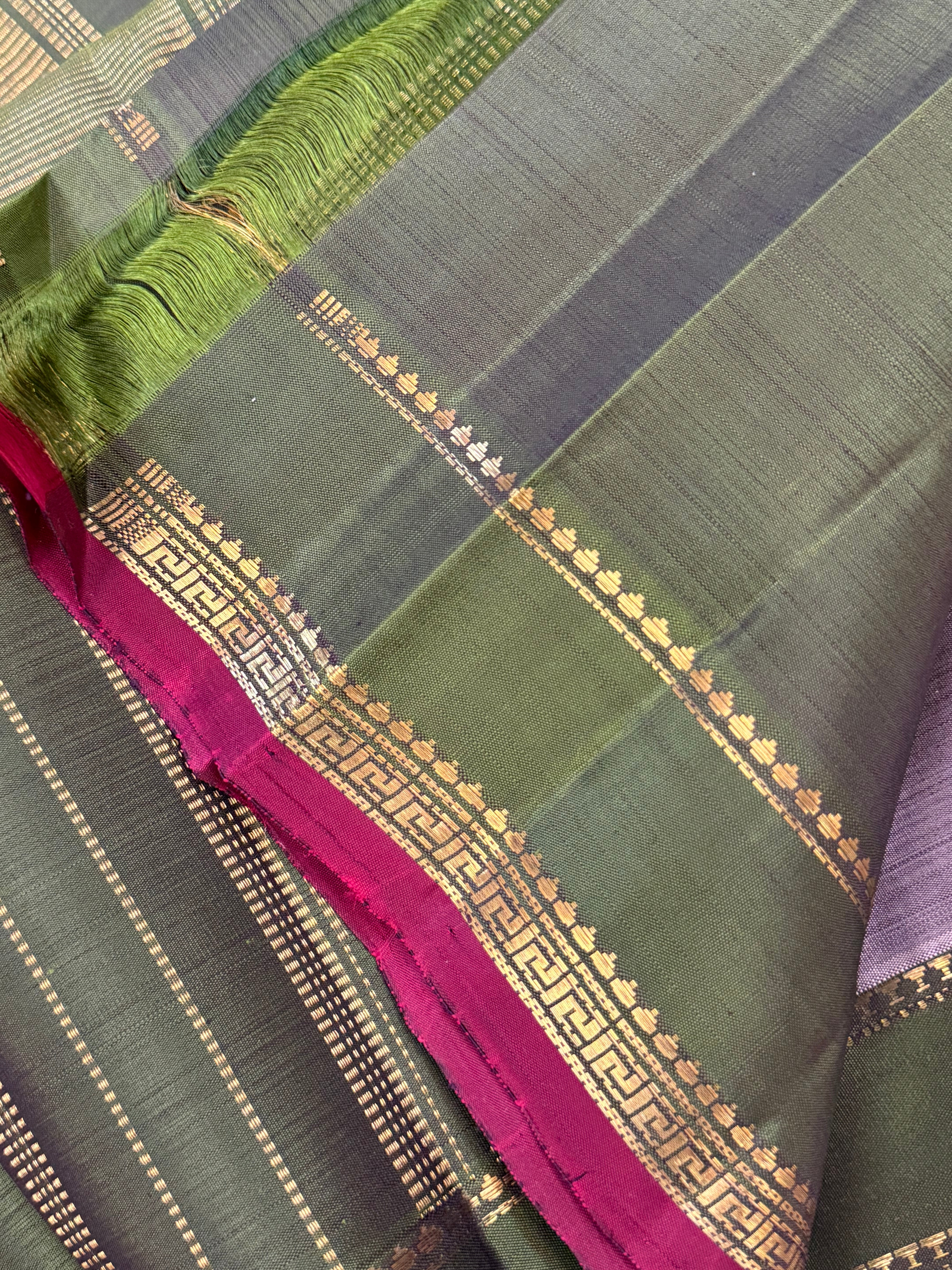 Grey and green rettapet border/ Kanjipuram silk