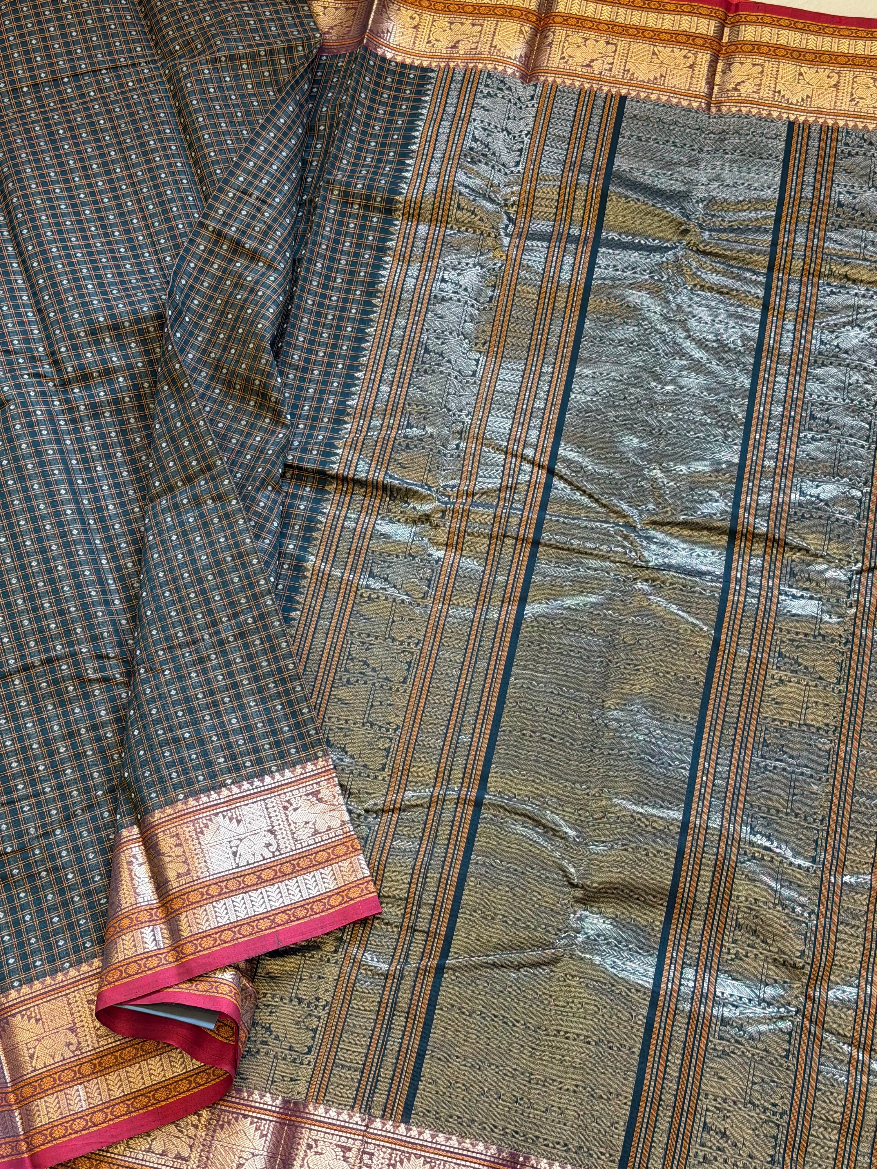 Bottle green Zari pet diamond Laksham Butta / Kanchi cotton