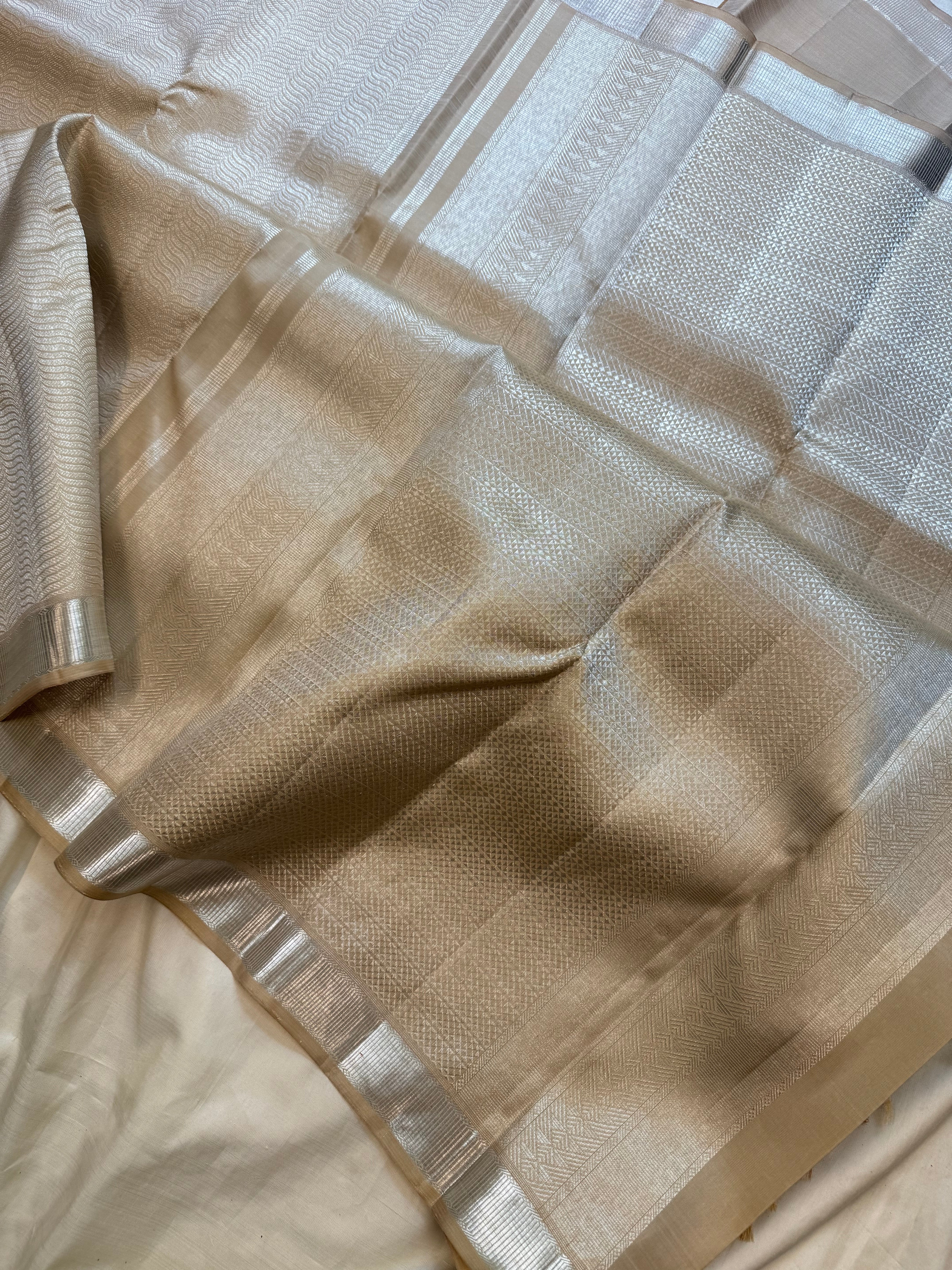 Silver Zari vangi body / kanjipuram silk