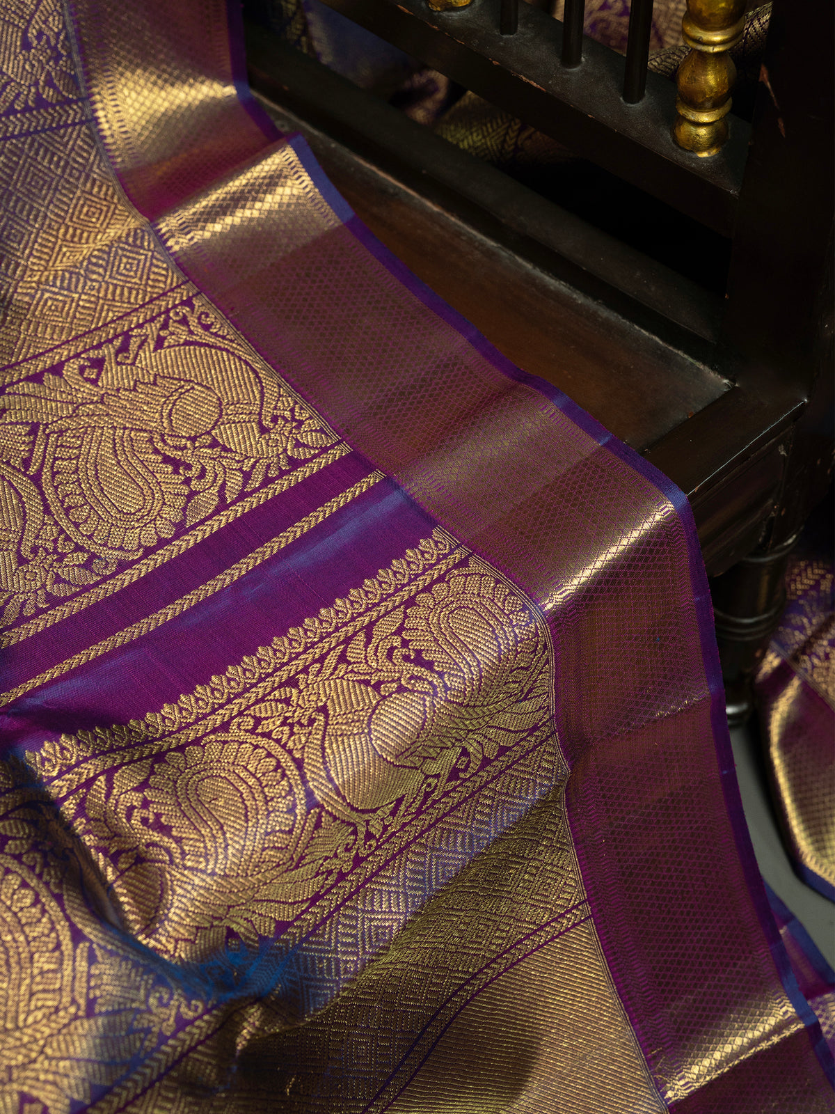 Deep purple long pallu annam and chakram butta / Kanjipuram Silk Saree CLSA6839