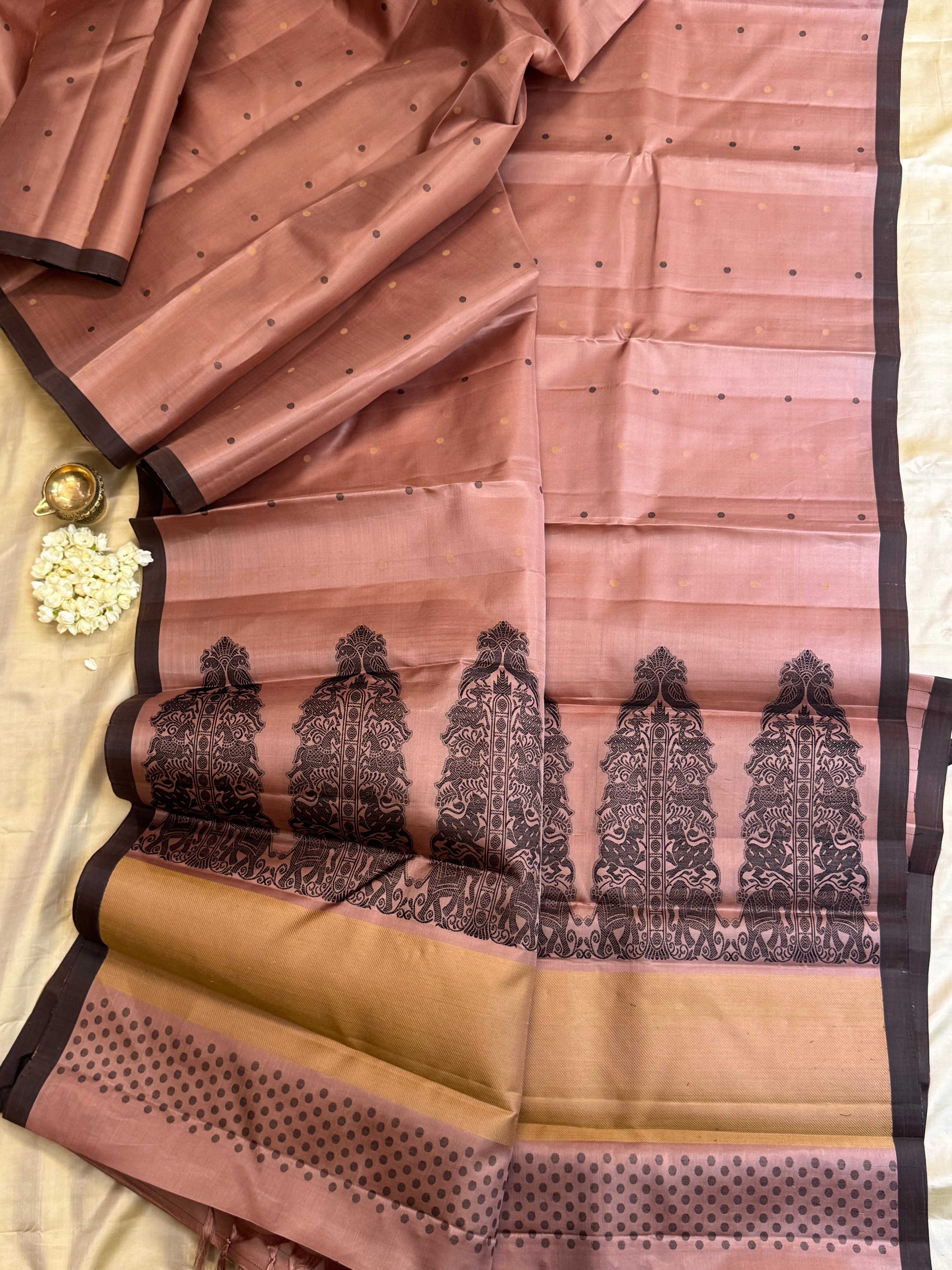 Onion pink borderless unique pallu/ Varnangal soft silk