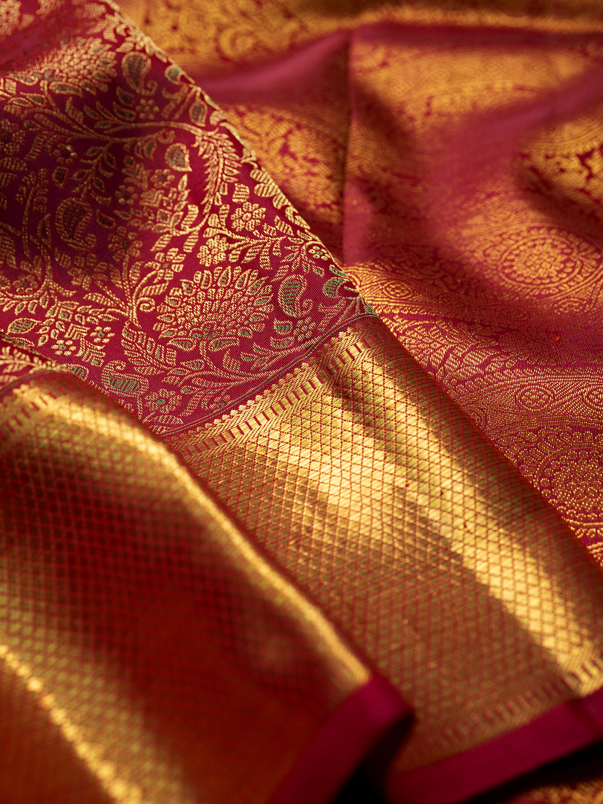 Deep red floral meenakari work body / Kanjipuram Silk Saree CLSA11716