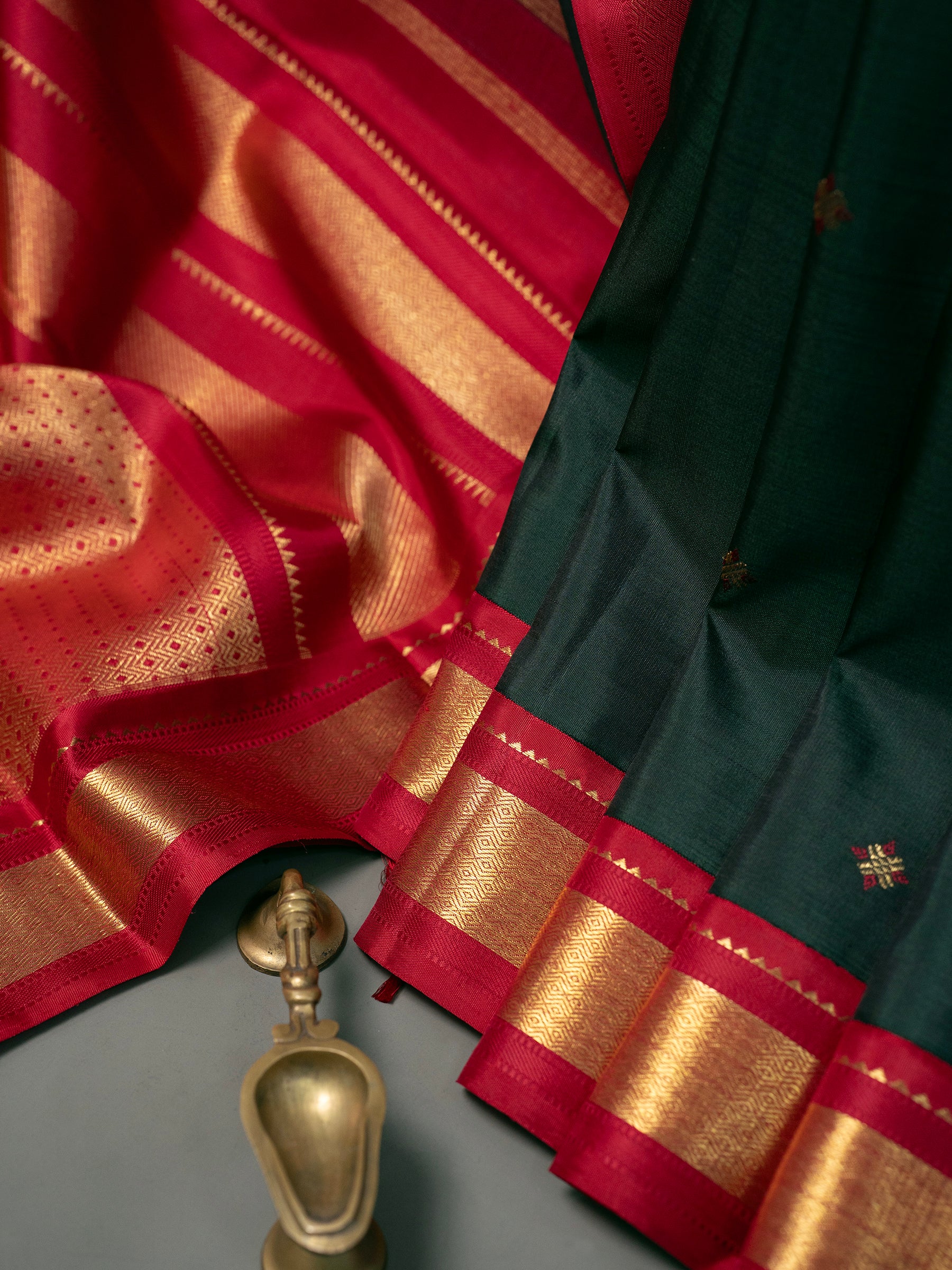 Dark green Meena Butta Korvai Kanjipuram Silk Saree CLSA9986