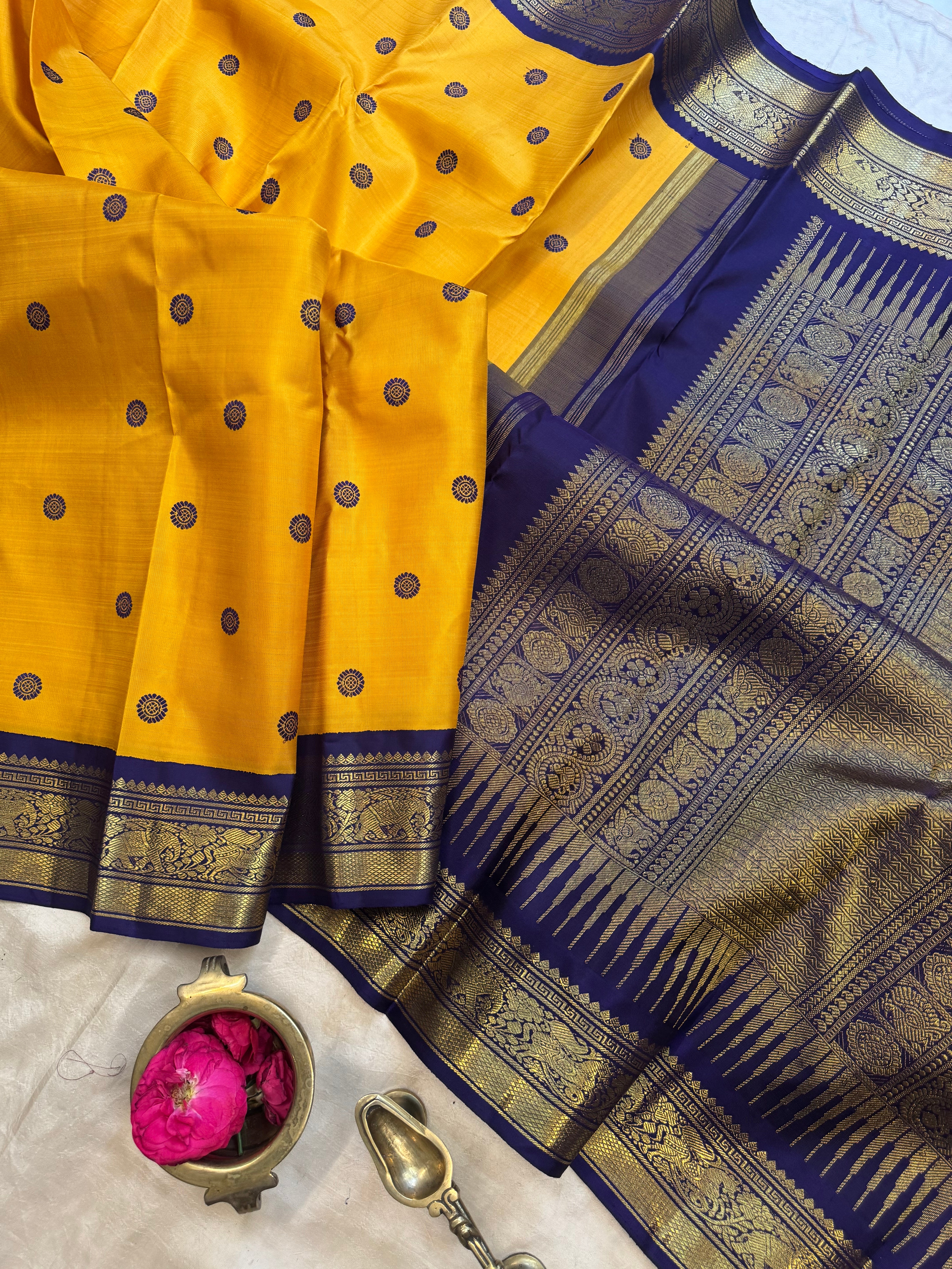 Pumpkin yellow korvai / kanjipuram silk