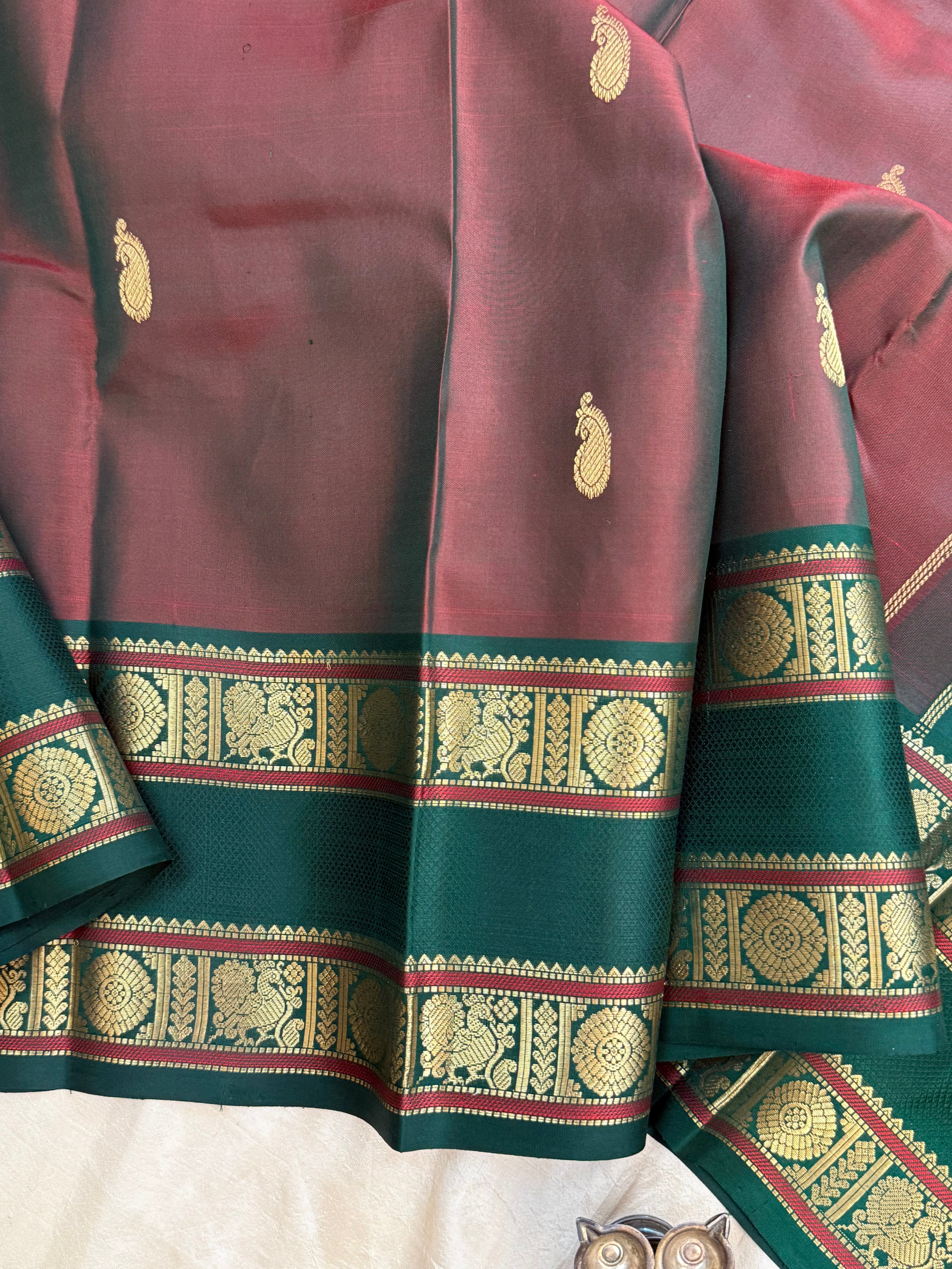 Manthulir Jodi Kili palla / Special edition silk saree
