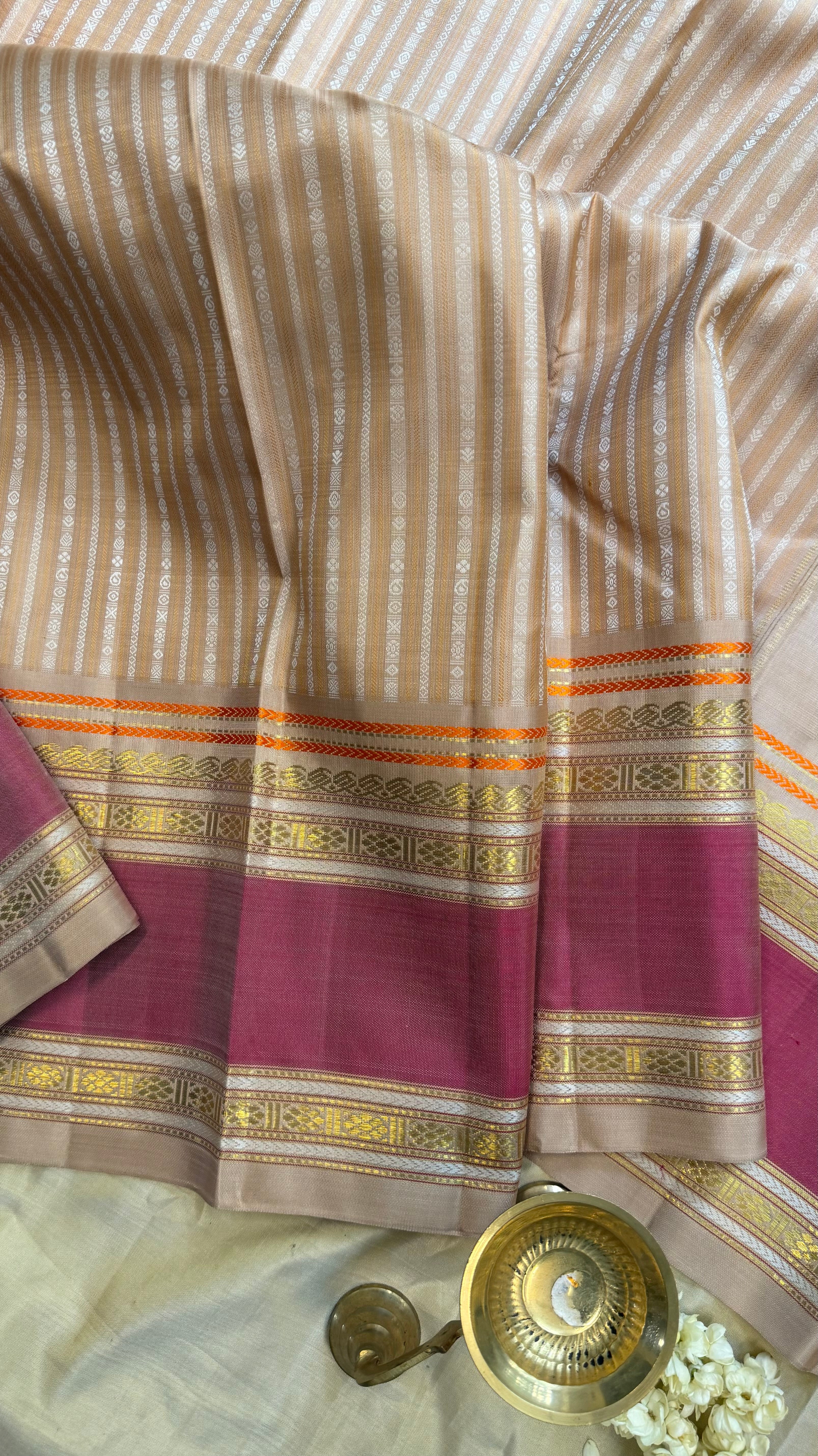 Master weaver - Special veldhari and corner pallu butta / Kanjipuram Silk