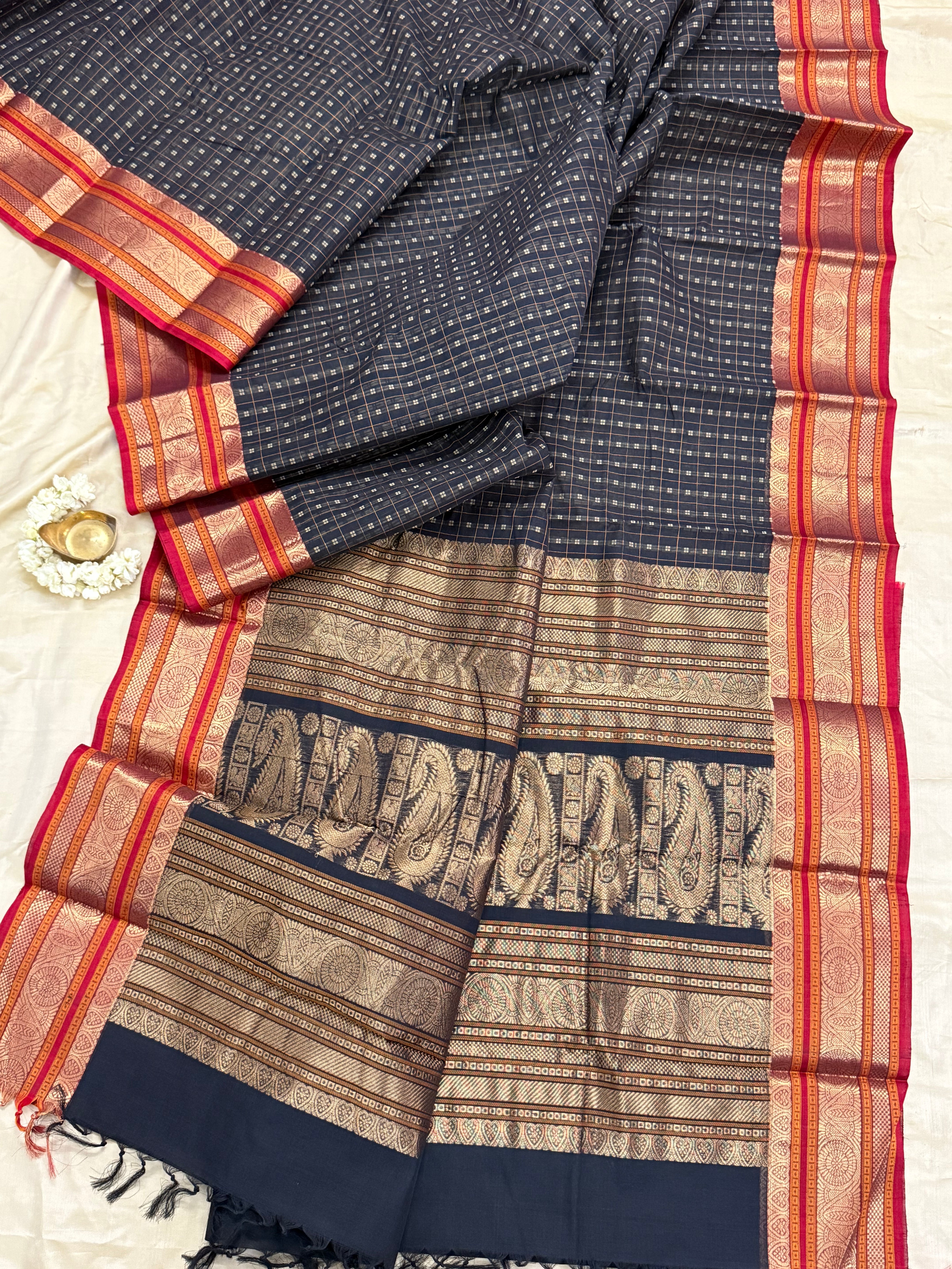 Black lakshambutta/ Kanchi Cotton