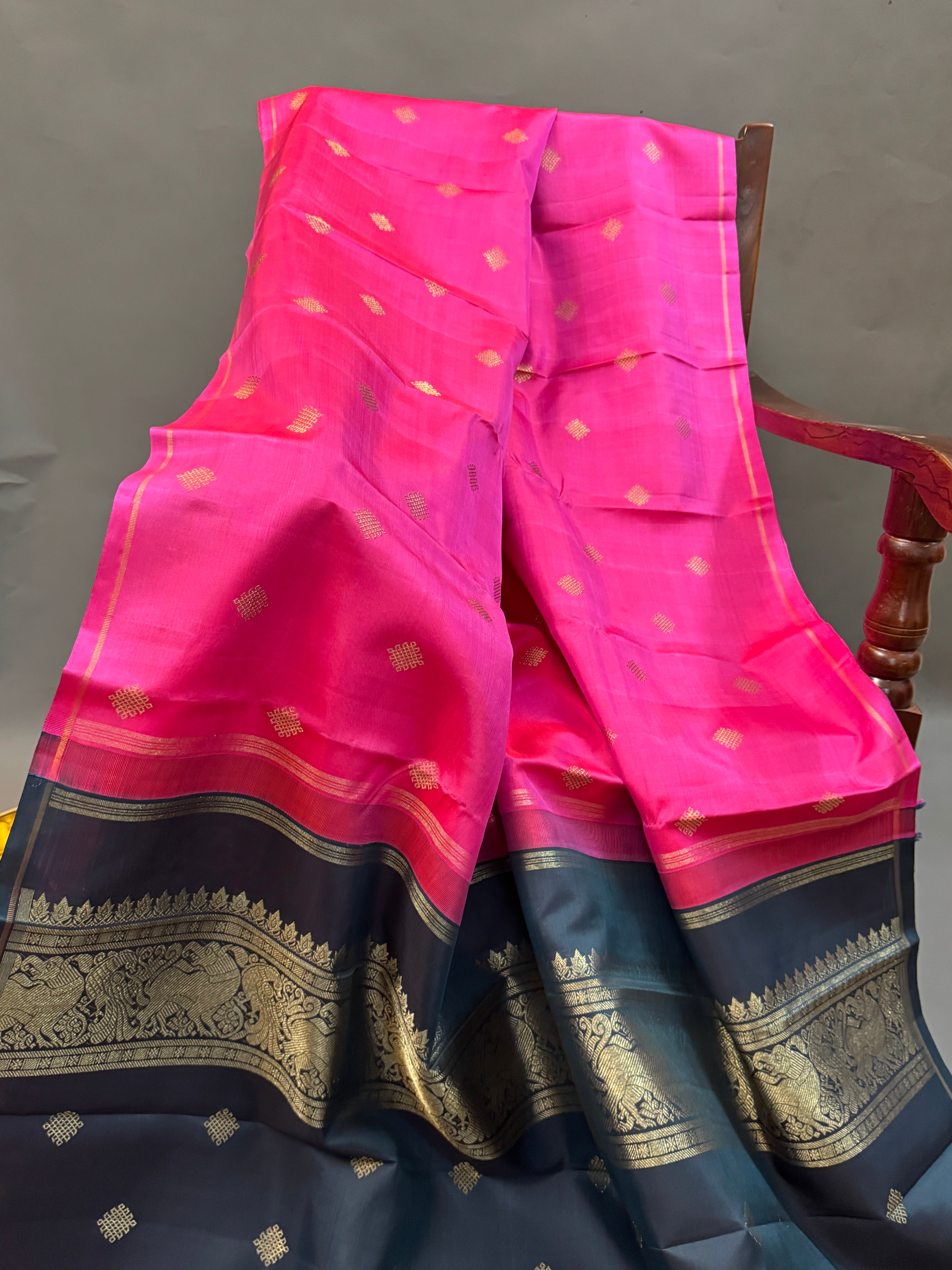 Lotus pink Kolam Butta Borderless kanjipuram silk saree