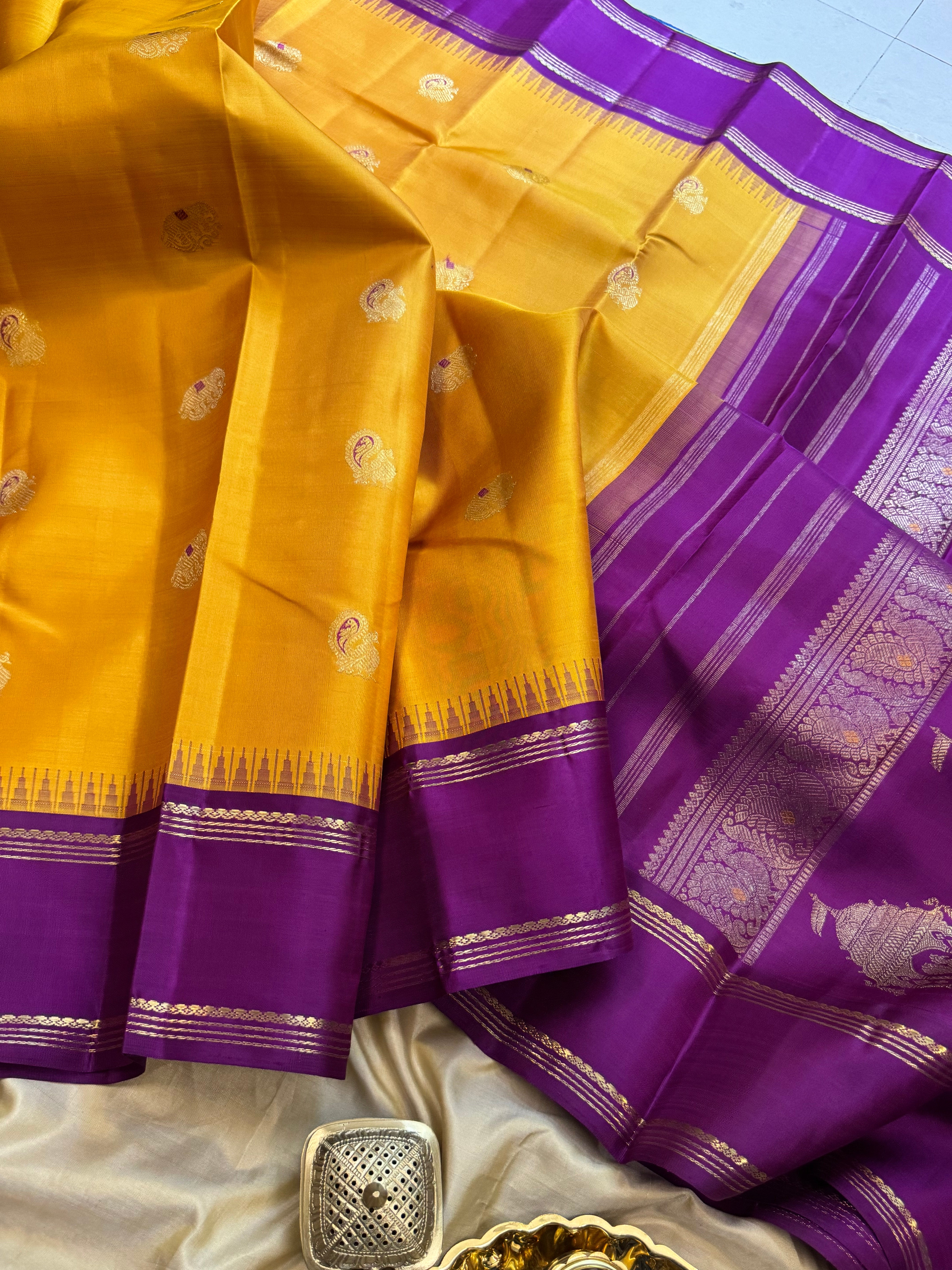Manjal Meenakari Butta korvai : kanjipuram silk