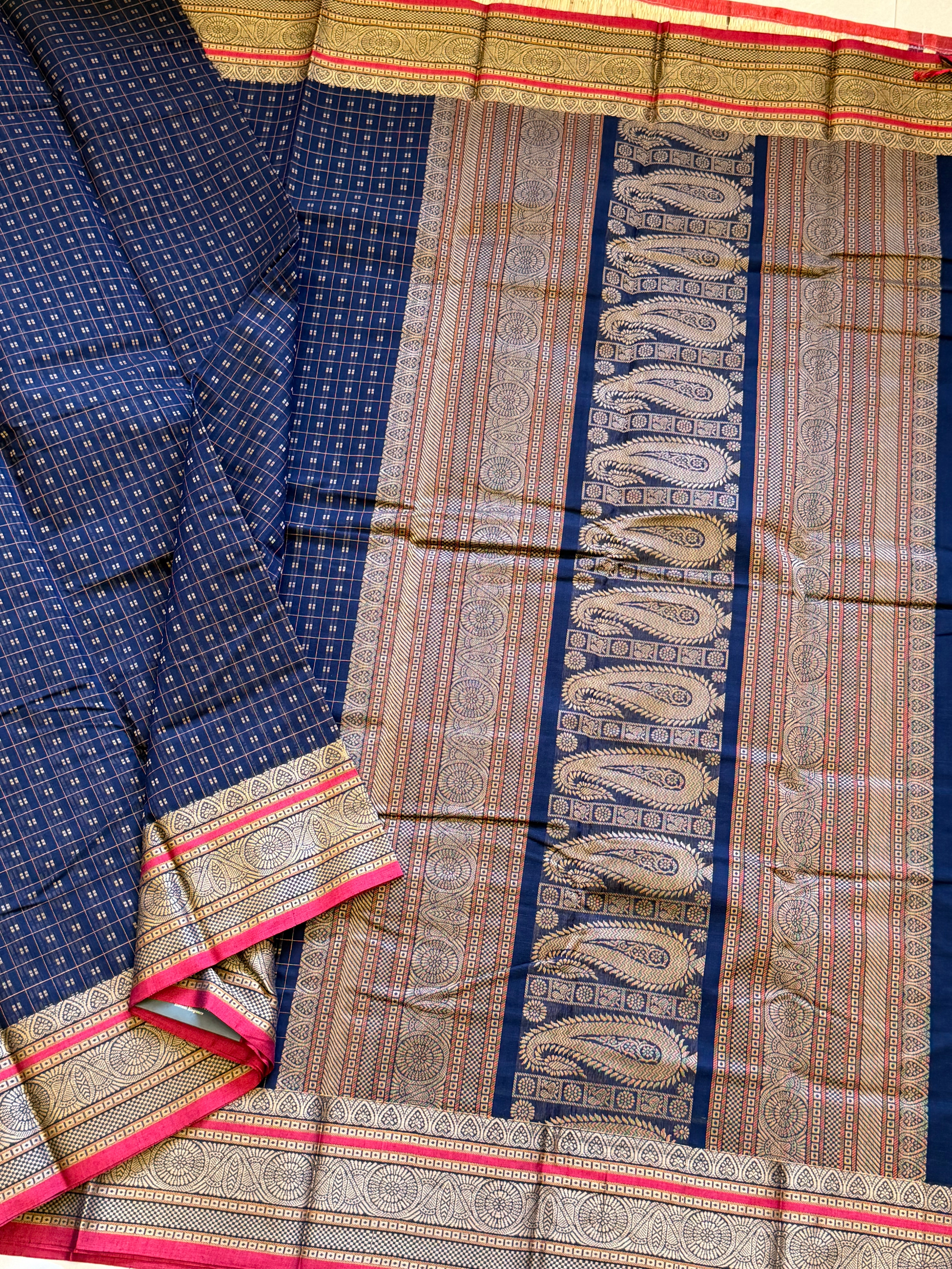 Dark blue button Laksham Butta / Kanchi cotton