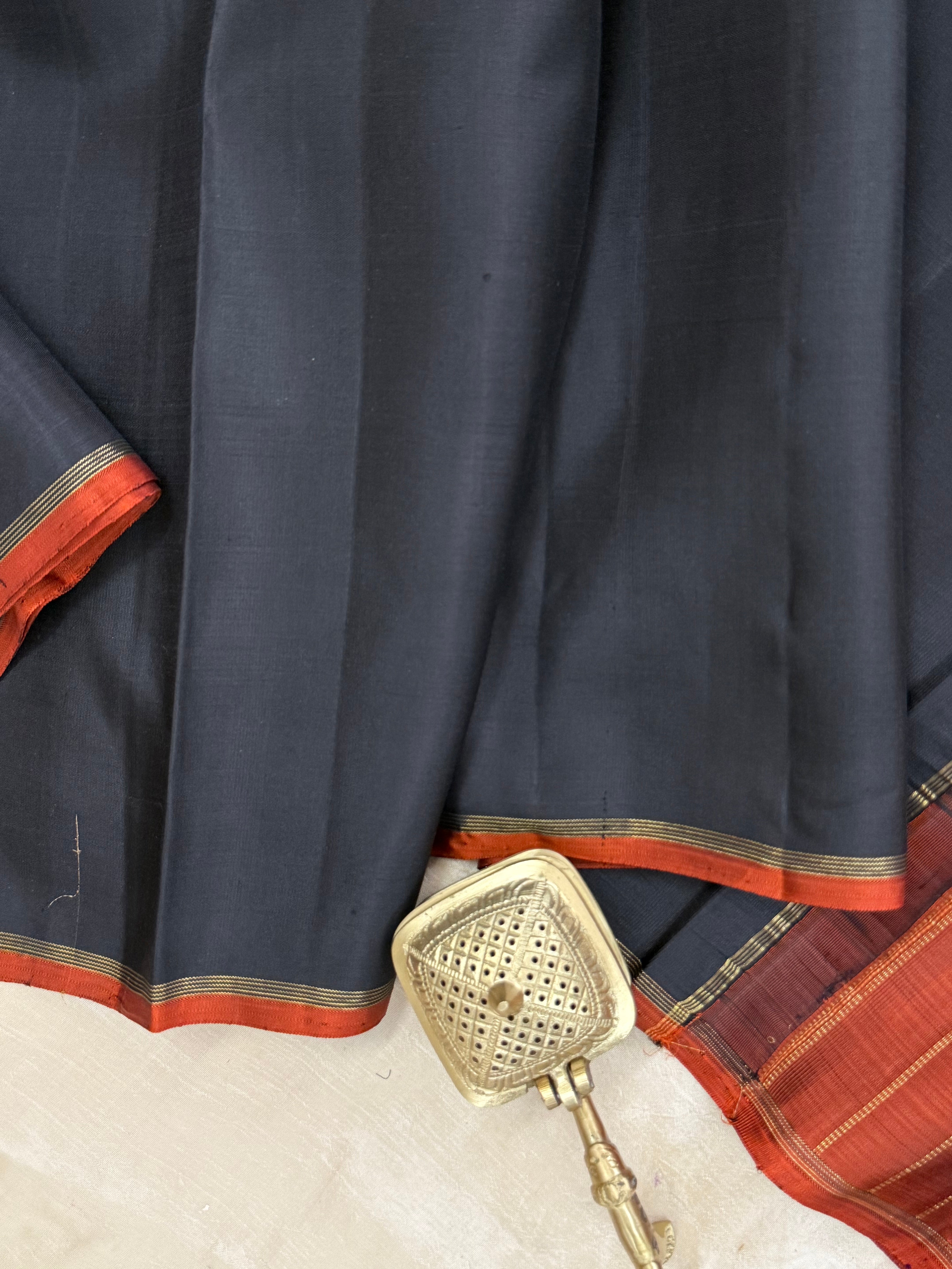 Black and rust borderless/ Kanjipuram silk