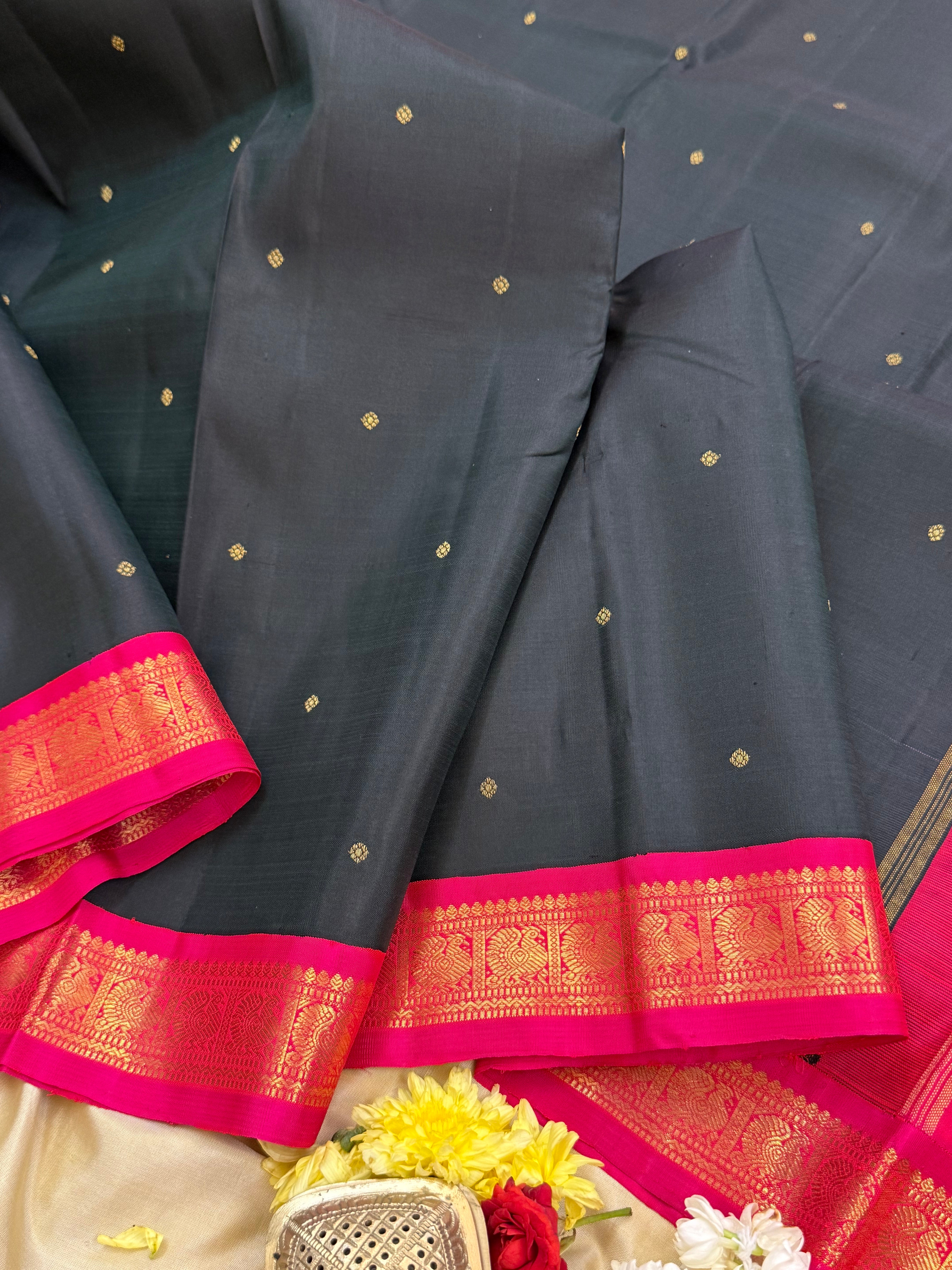 BOTTLE GREEN WITH PINK ANNAM PET SMALL KORVAI/ KANJIPURAM SILK CLSA10510
