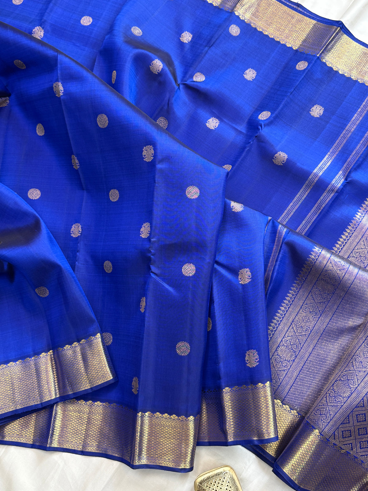Blue - Day 3 Navarthri colour pure Zari Kanjipuram silk / getti border and Butta clsa 11748