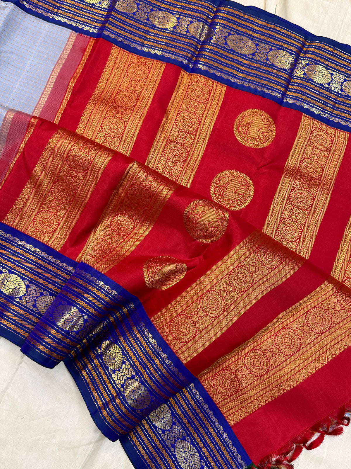 Master weaver- grey thread plus butta kai korvai adai woven / kanjipuram silk