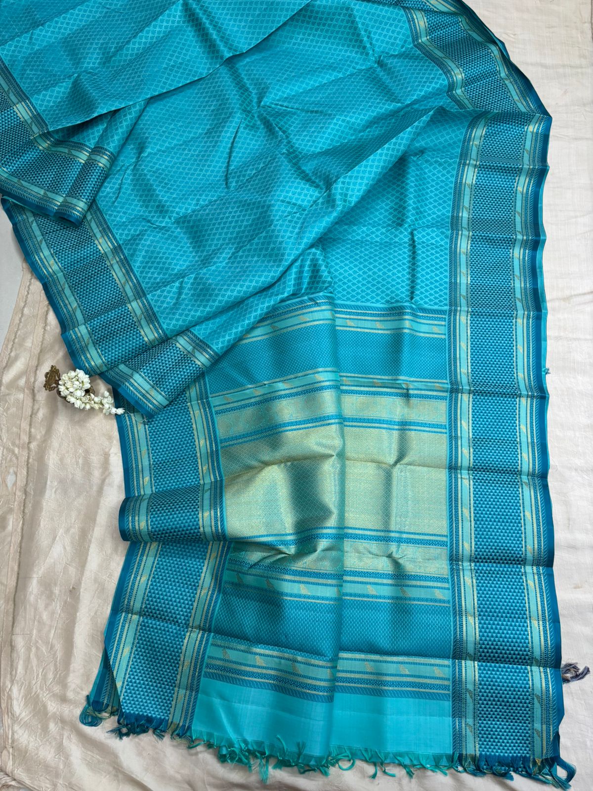 Sea blue thread butta - kili pallu / kanjipuram silk