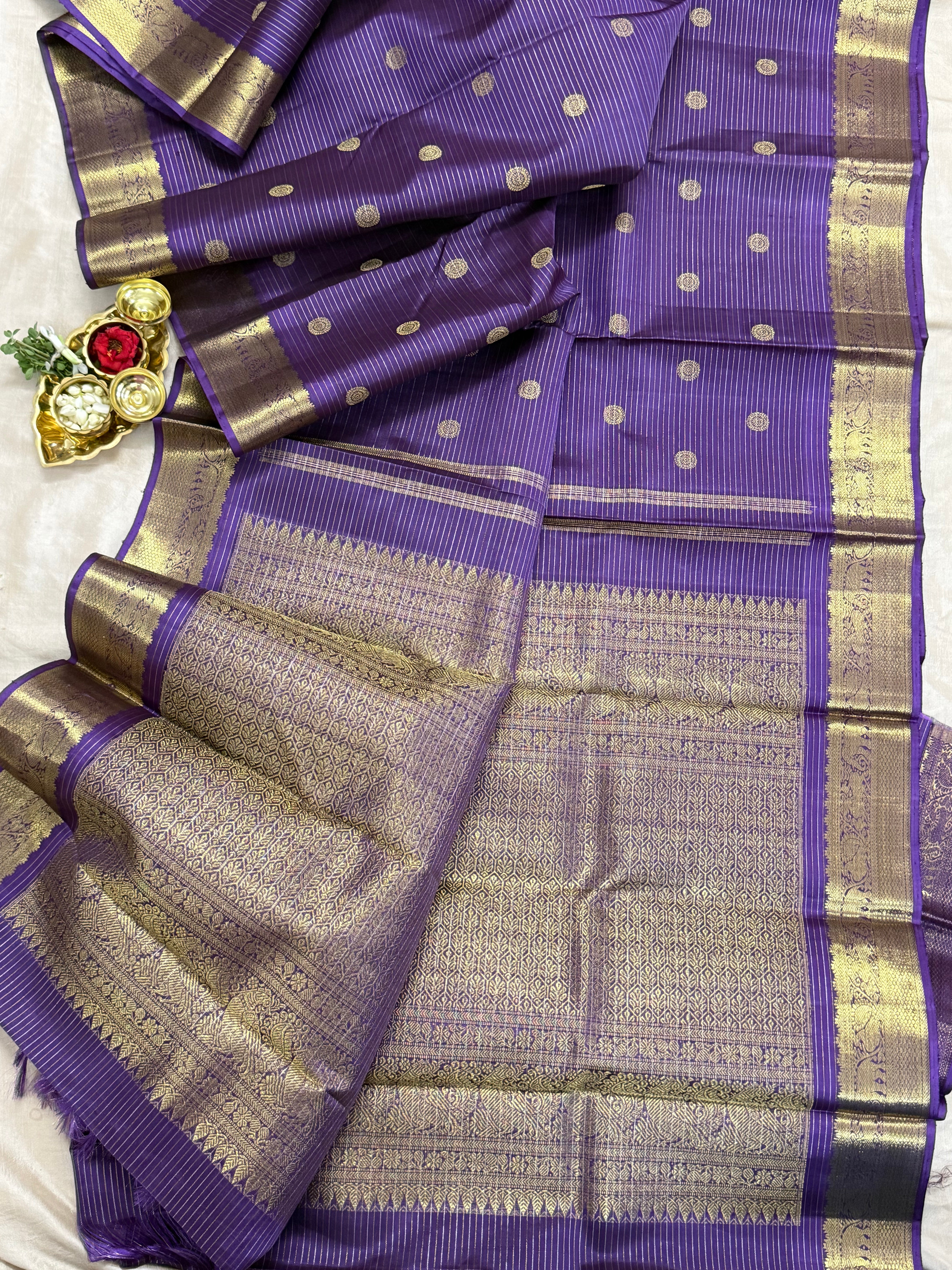 Aubergine thantikambi silver and gold zari lines and round butta/ Kanjipuram silk
