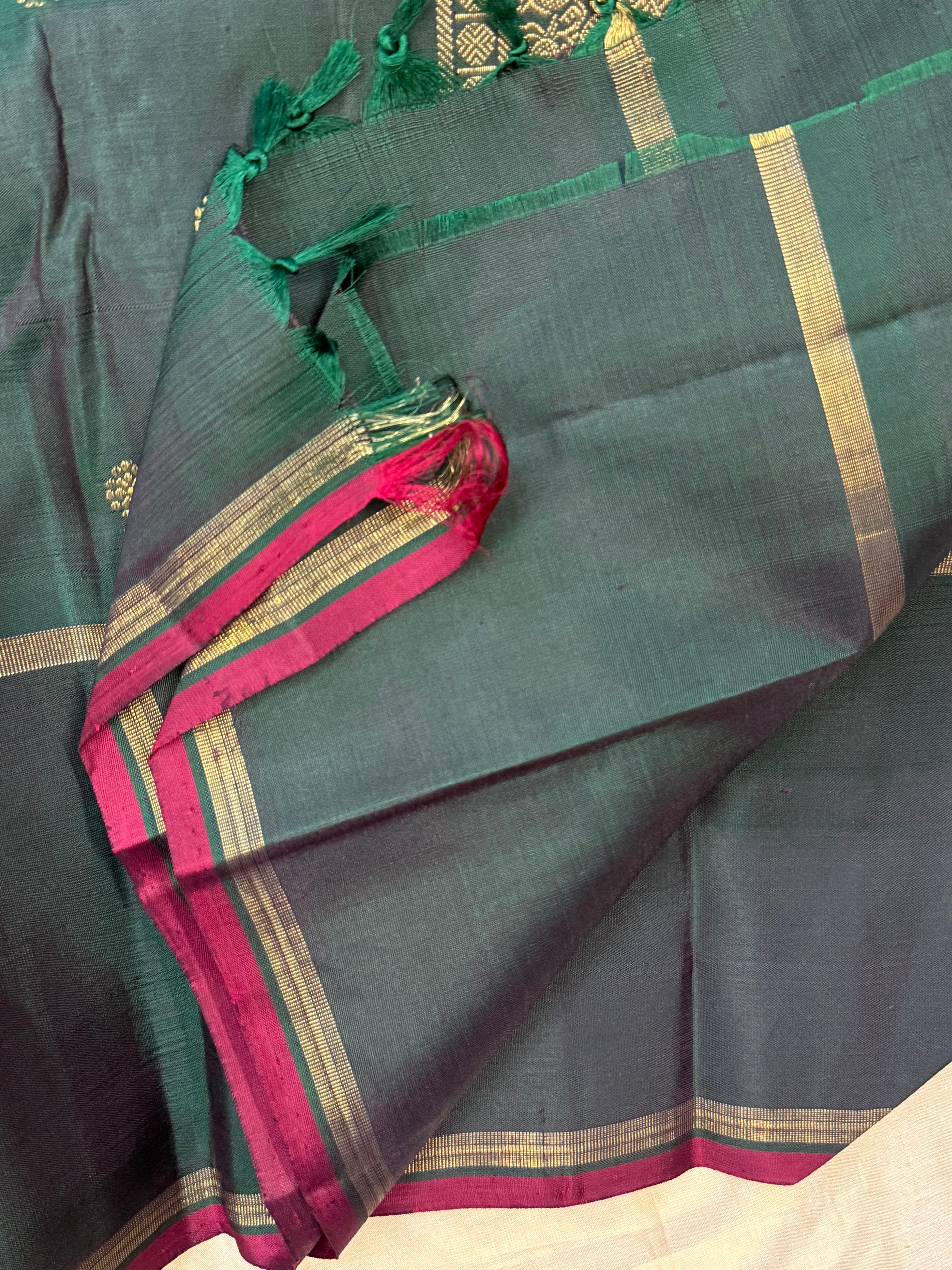 Olive green kattam butta and dark green/ Kanjipuram silk