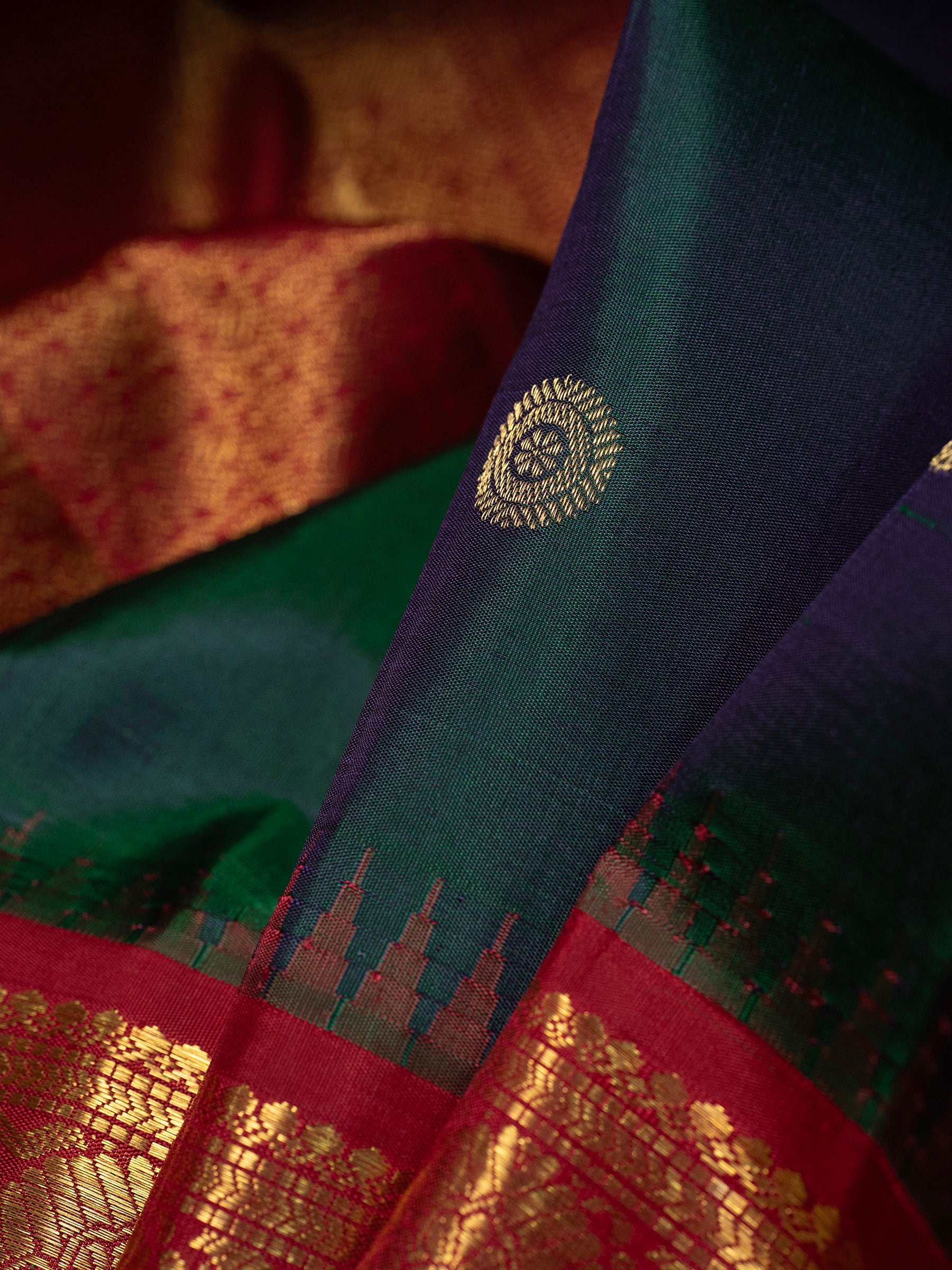 Mayilkazhuthu Korvai / pure Zari Kanjipuram Silk Saree CLSA11393