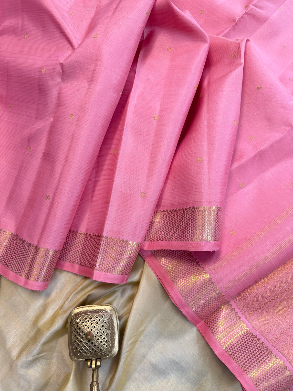 Pastel pink Vairaoosi / pure Kanjipuram silk