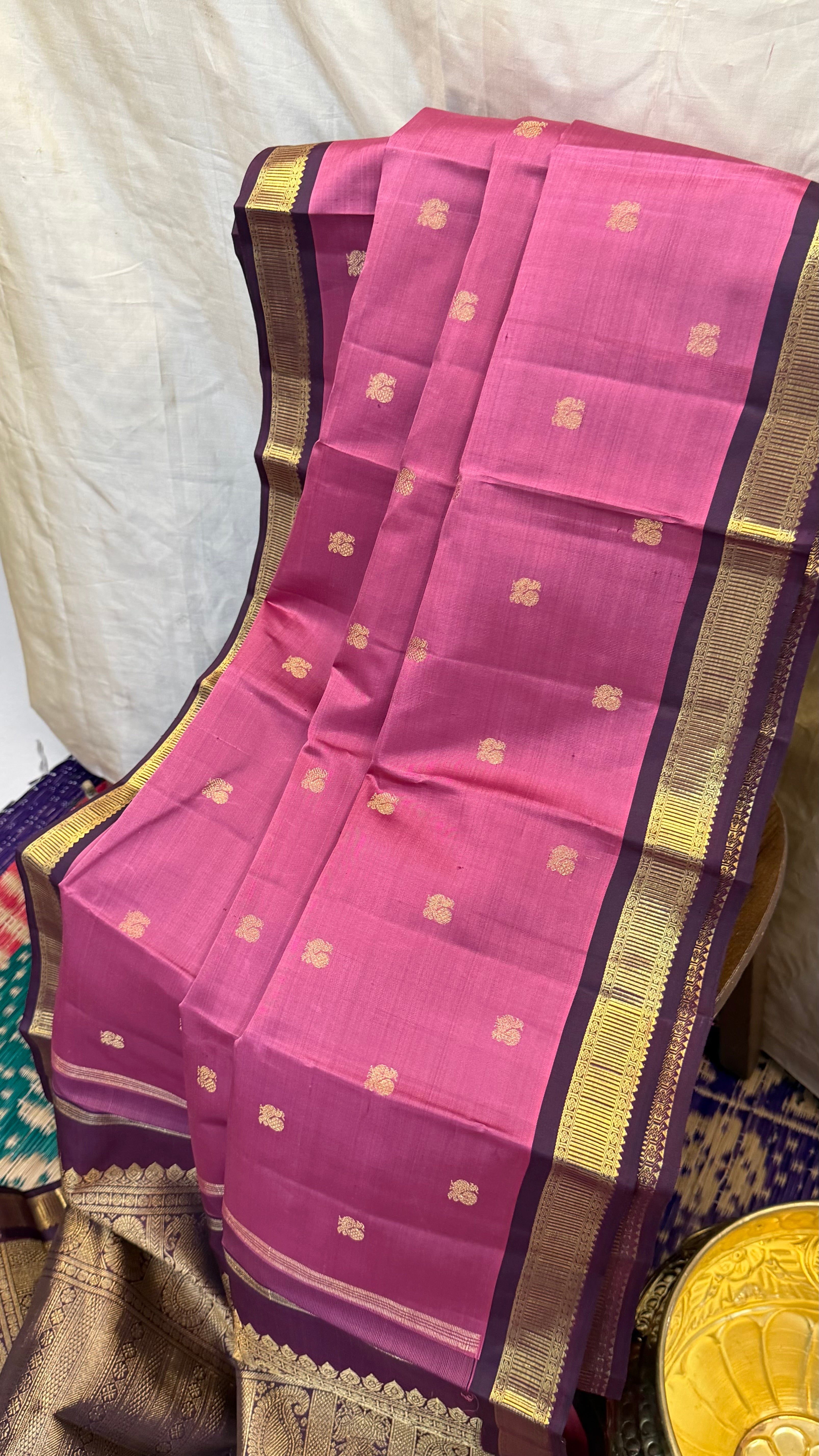 Swapnam: mauve color small pet / Kanjipuram silk