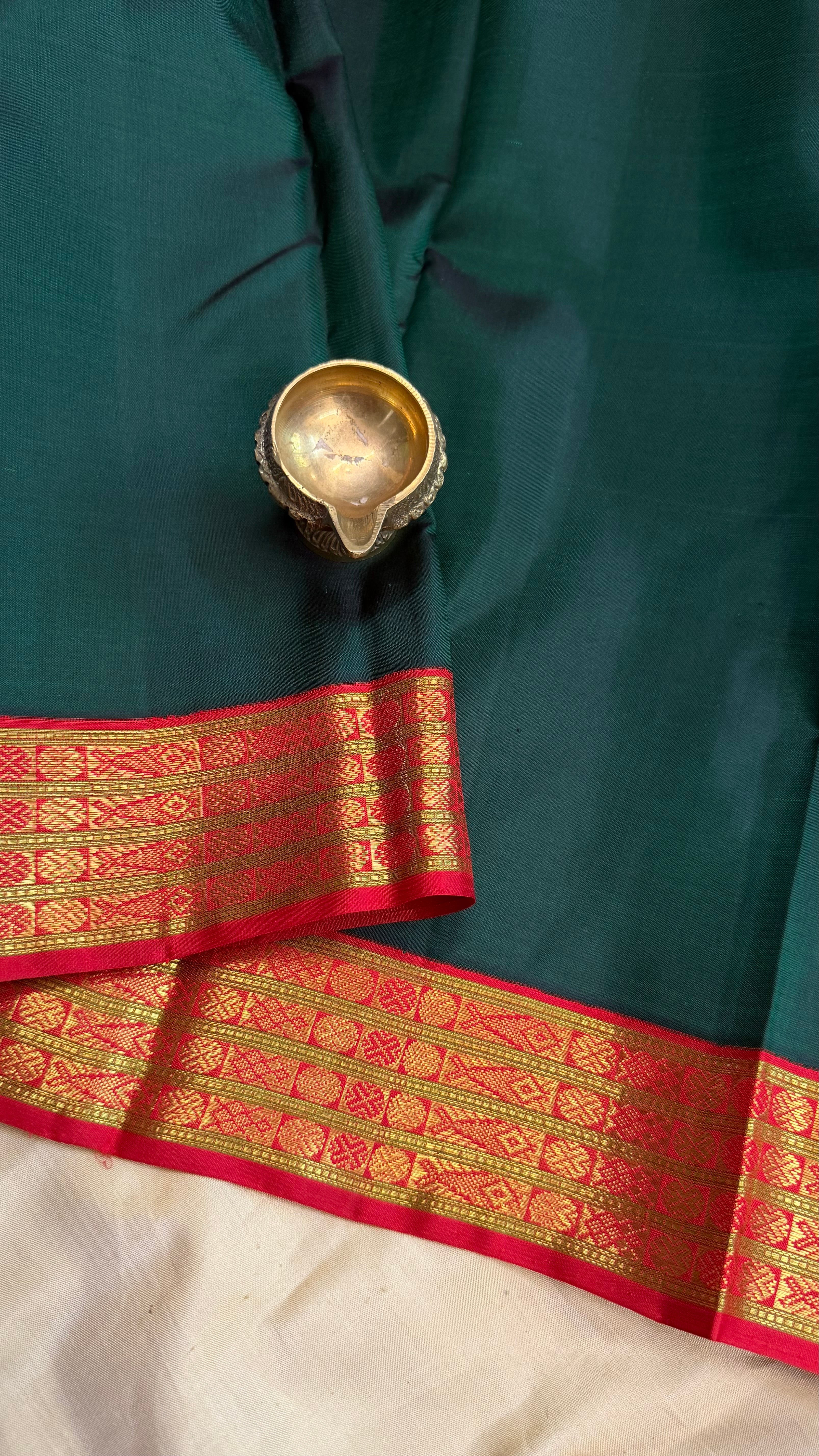 Green Bomkai inspired small border Korvai / Kanjipuram silk