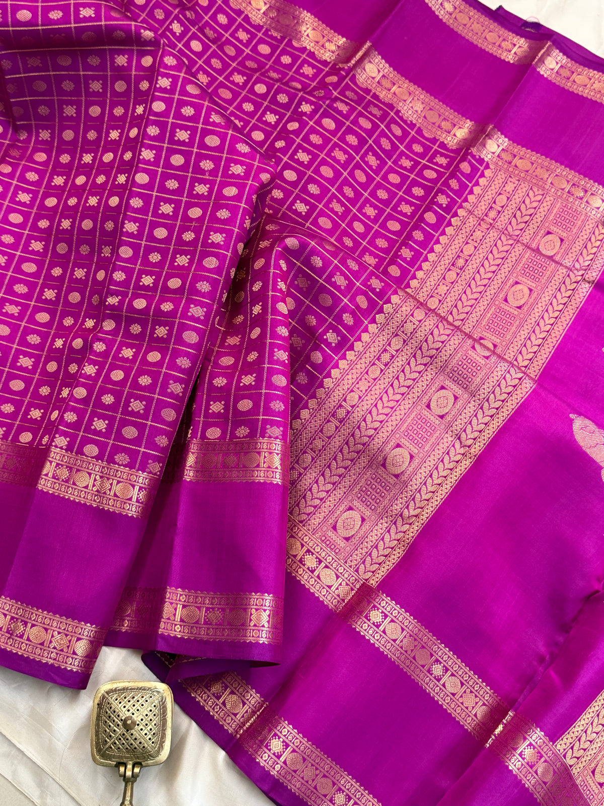 Magenta pink lakshambutta kili pallu / Special edition kanjipuram silk