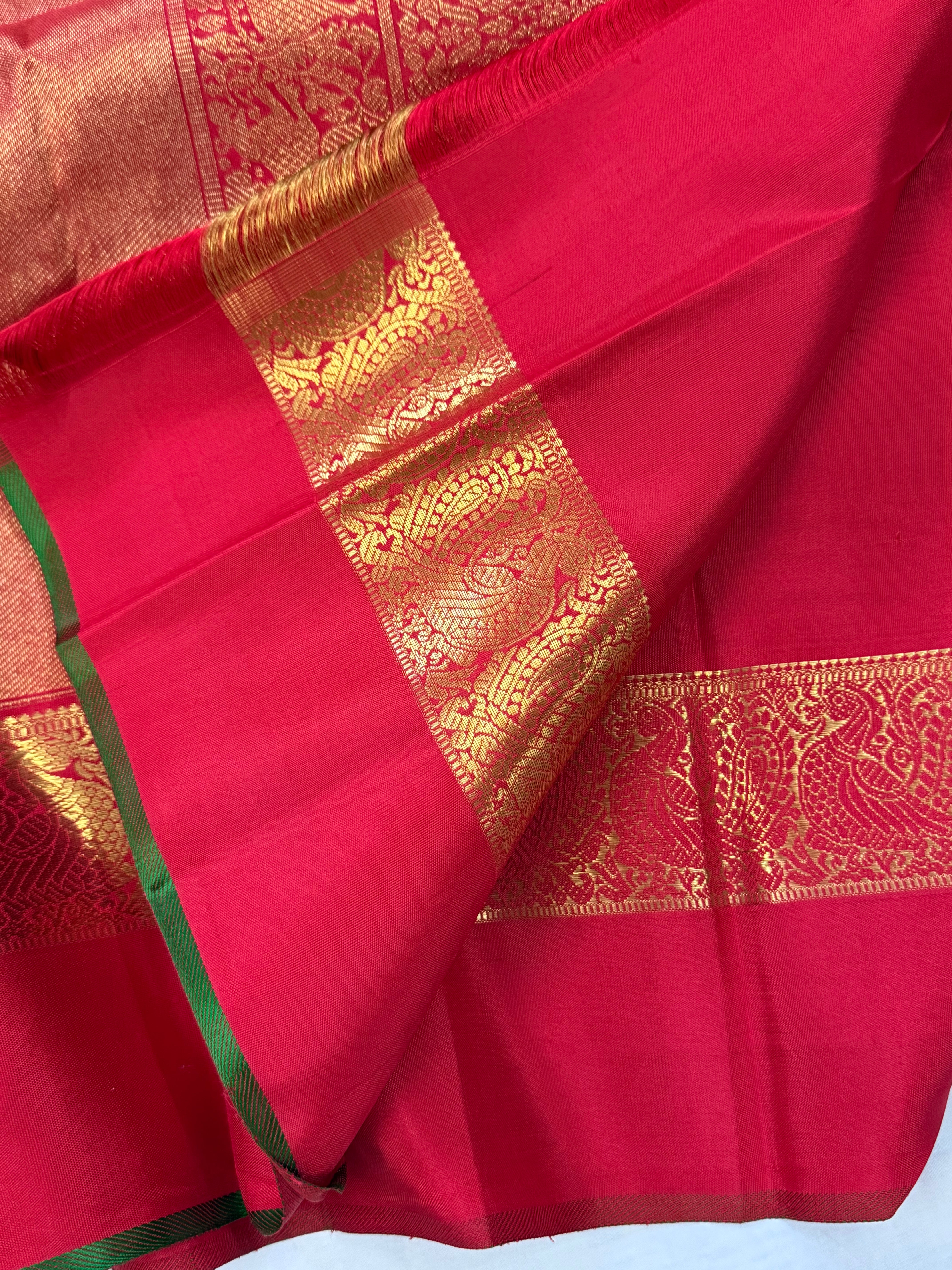Red kaal erangina border/ Kanjipuram silk