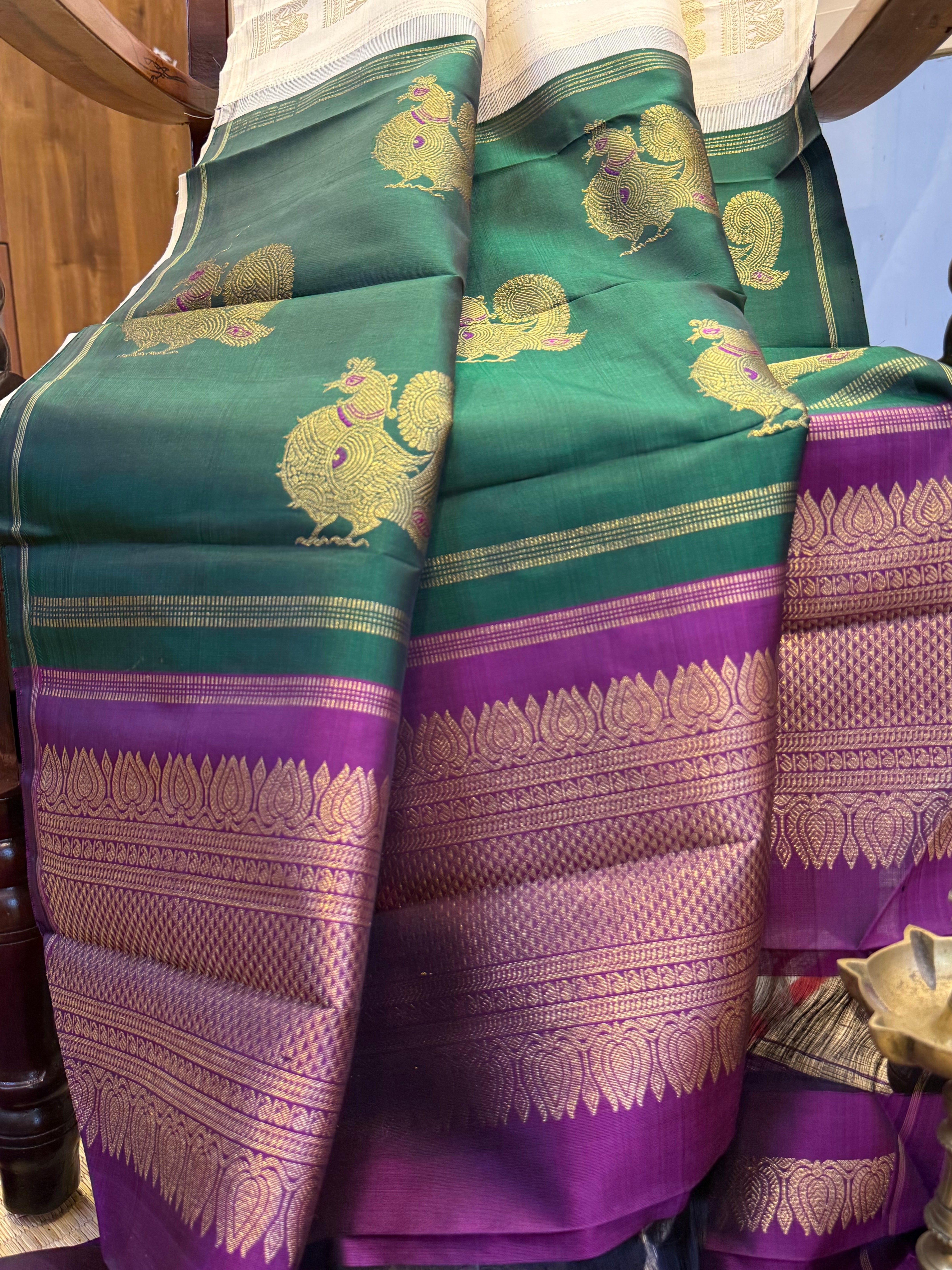 Offwhite border jodi yannai butta double color pallu / Kanjipuram silk CL9979