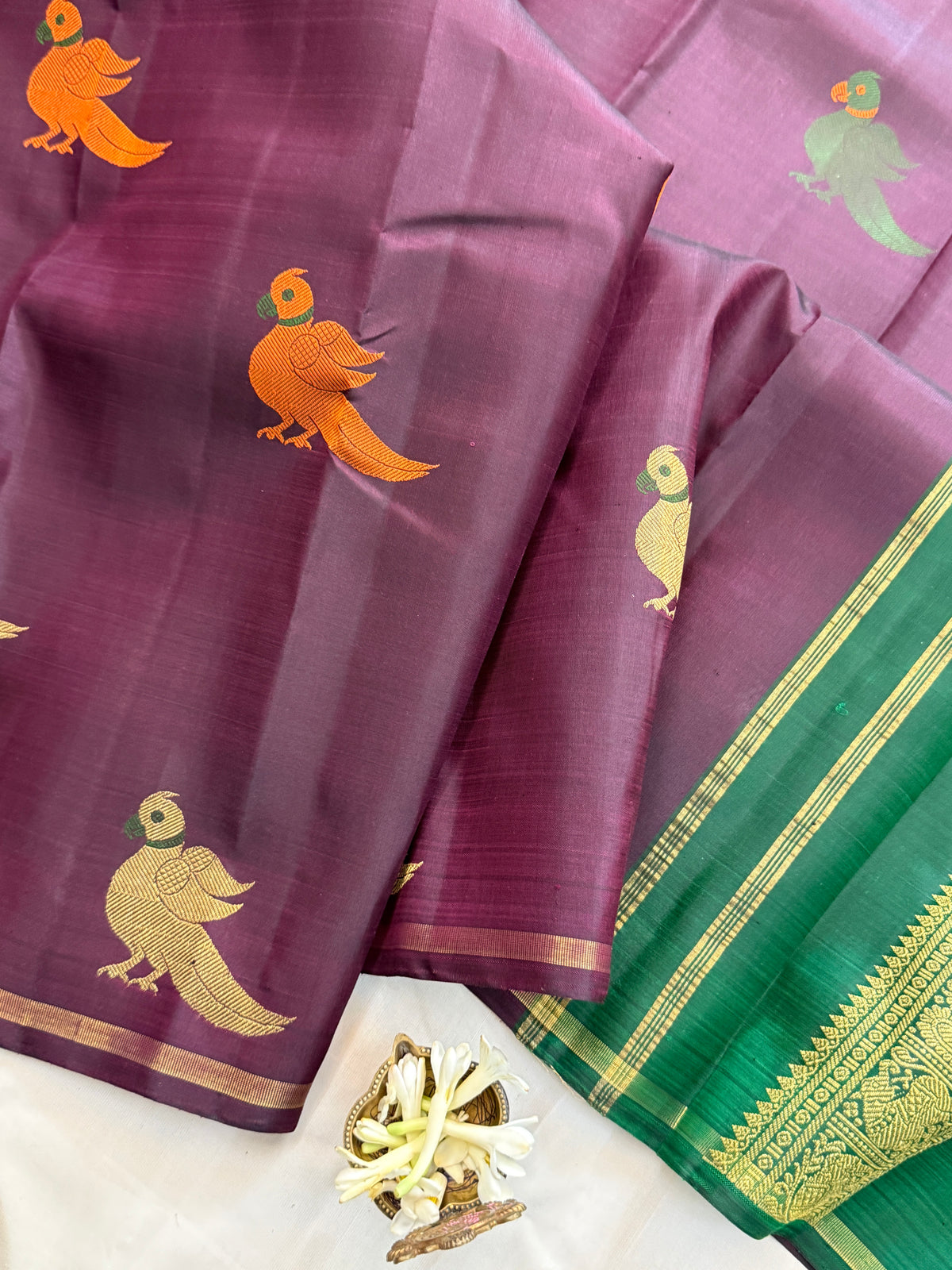 Paaku color zari and thread killi body butta / Kanjipuram silk CLSA11629