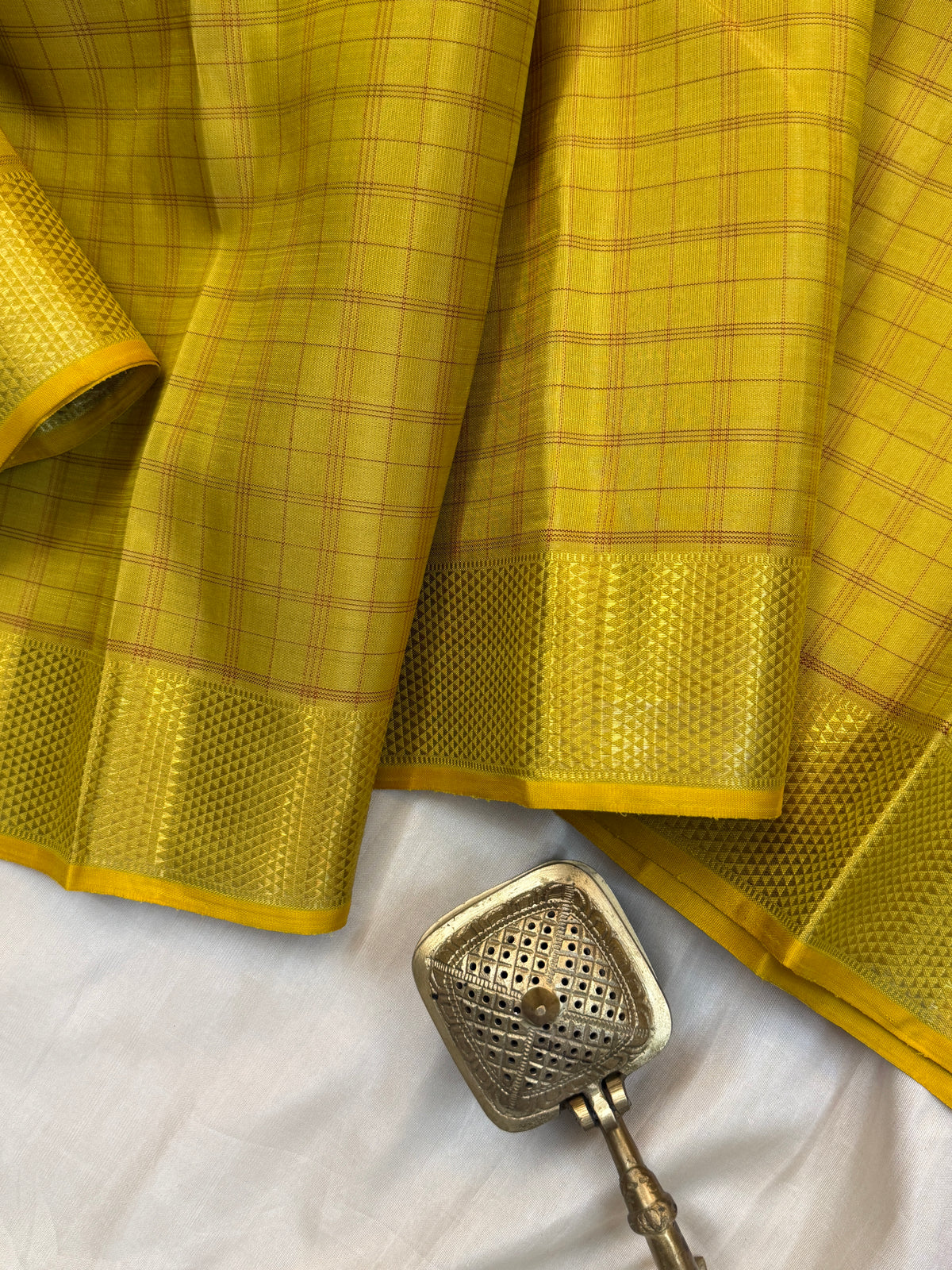 Golden thread checks and pure Zari getti border / kanjipuram silk saree clsa 11336