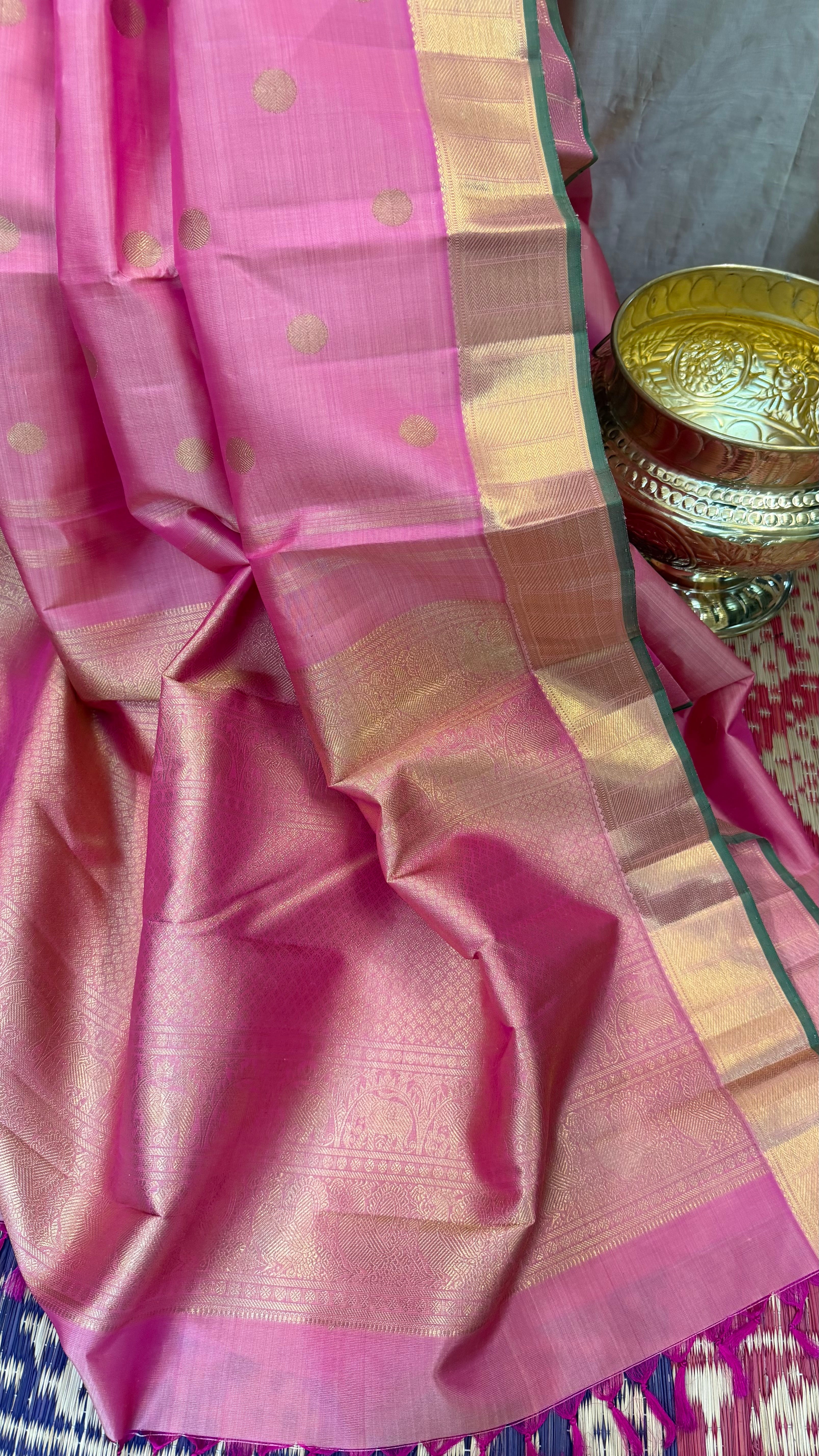 Swapnam : onion pink coin Butta / Kanjipuram silk