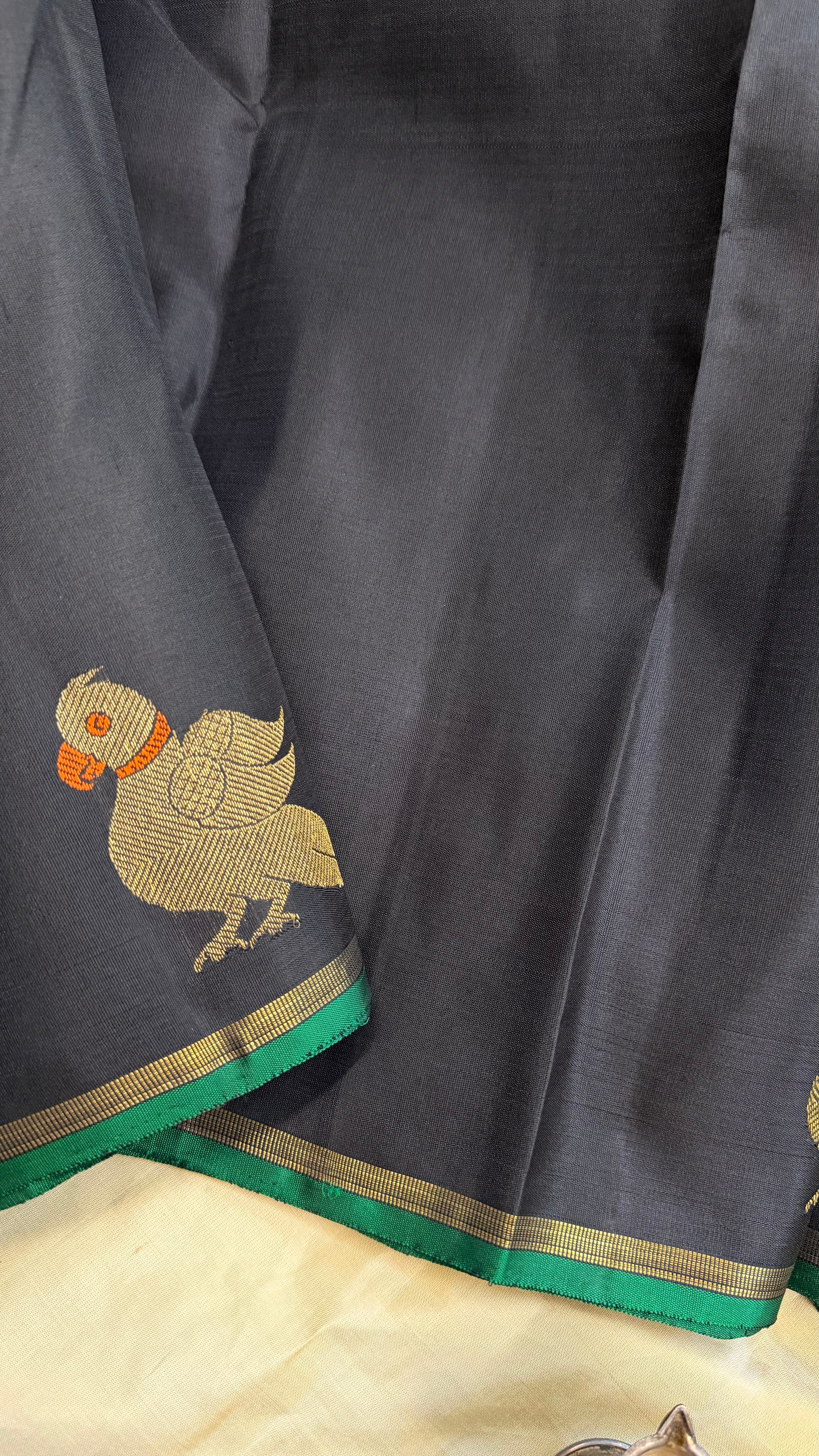 Black meenakari kili butta / kanjipuram silk