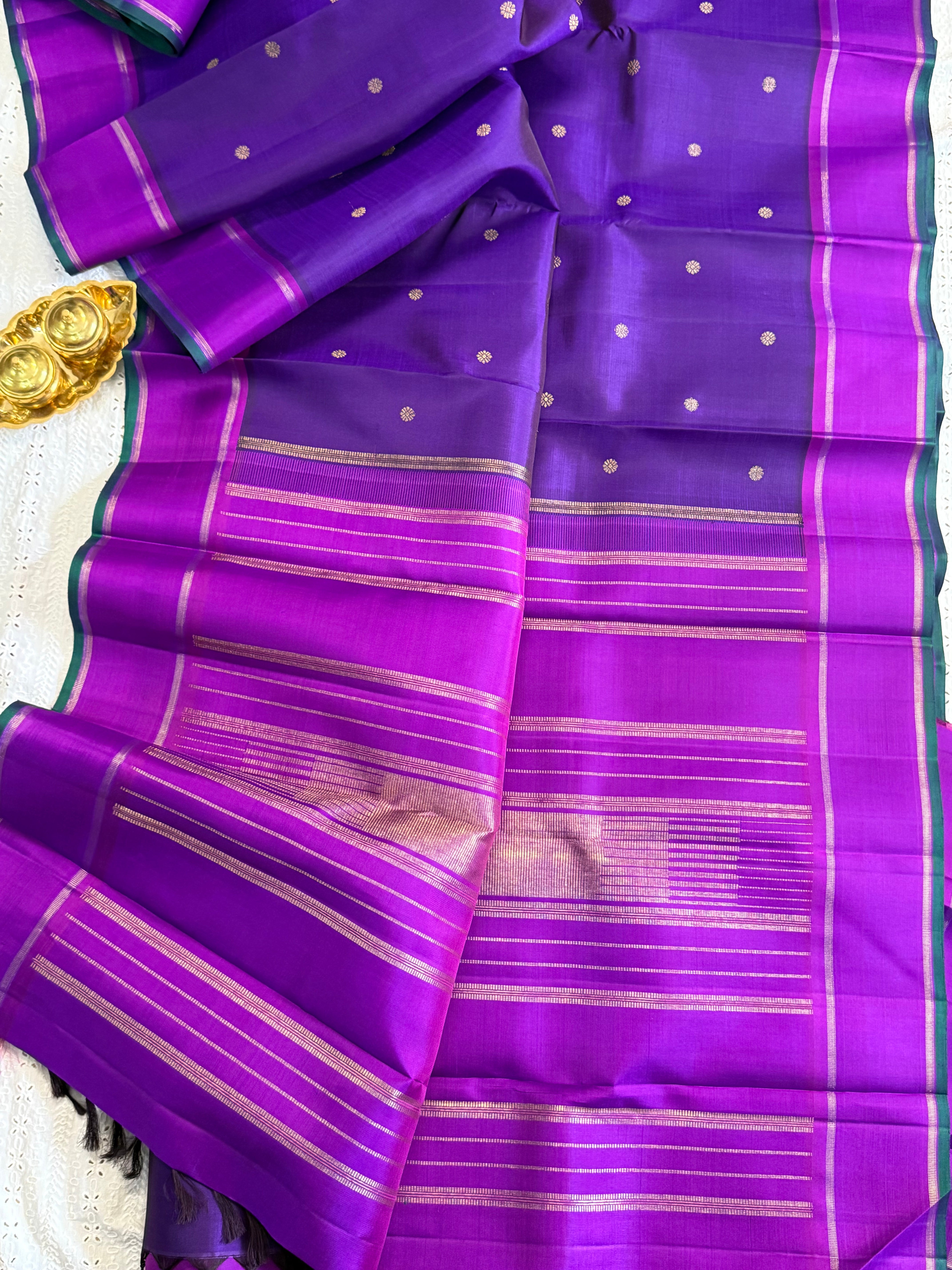 Deep purple round butta / Kanjipuram silk